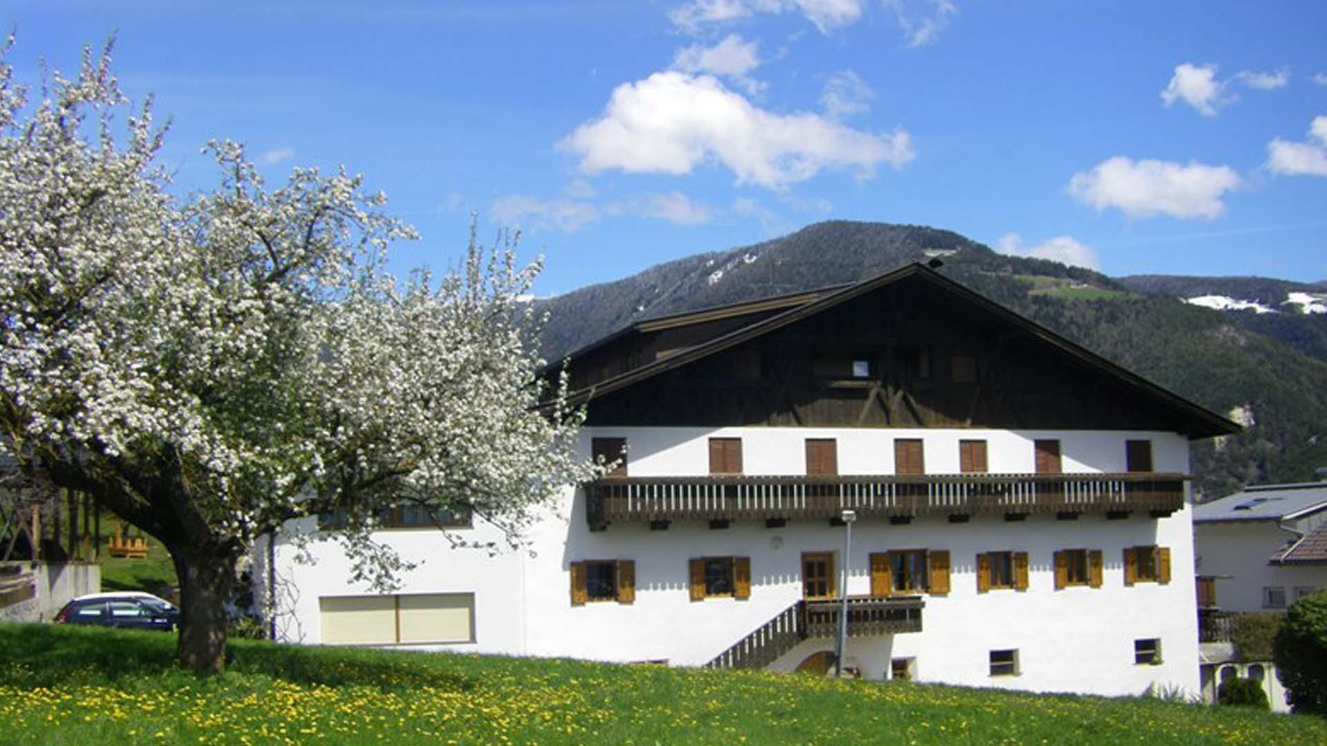 Pensione Schirmerhof Naz-Sciaves 10 suedtirol.info