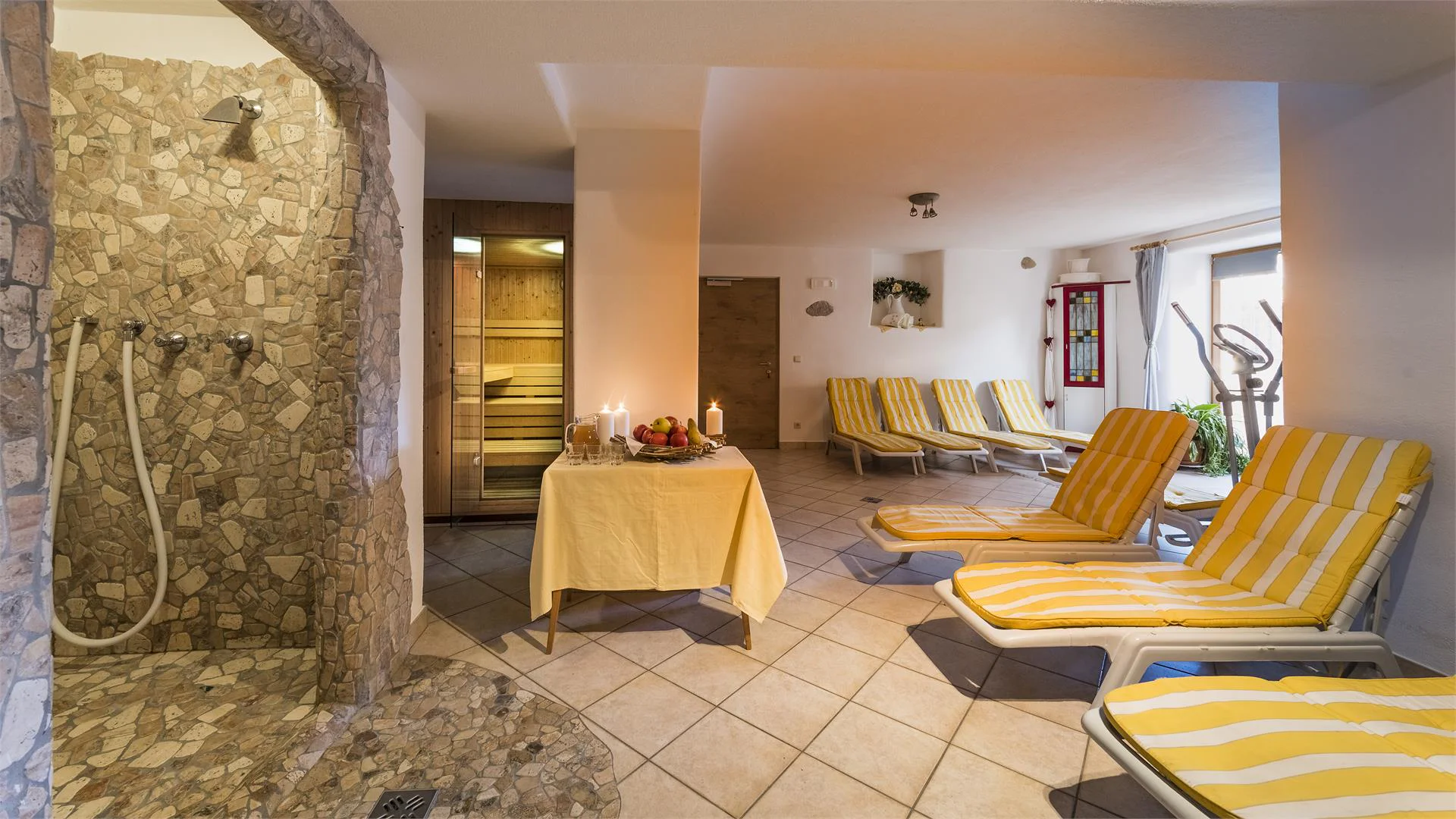 Pensione Schirmerhof Naz-Sciaves 7 suedtirol.info