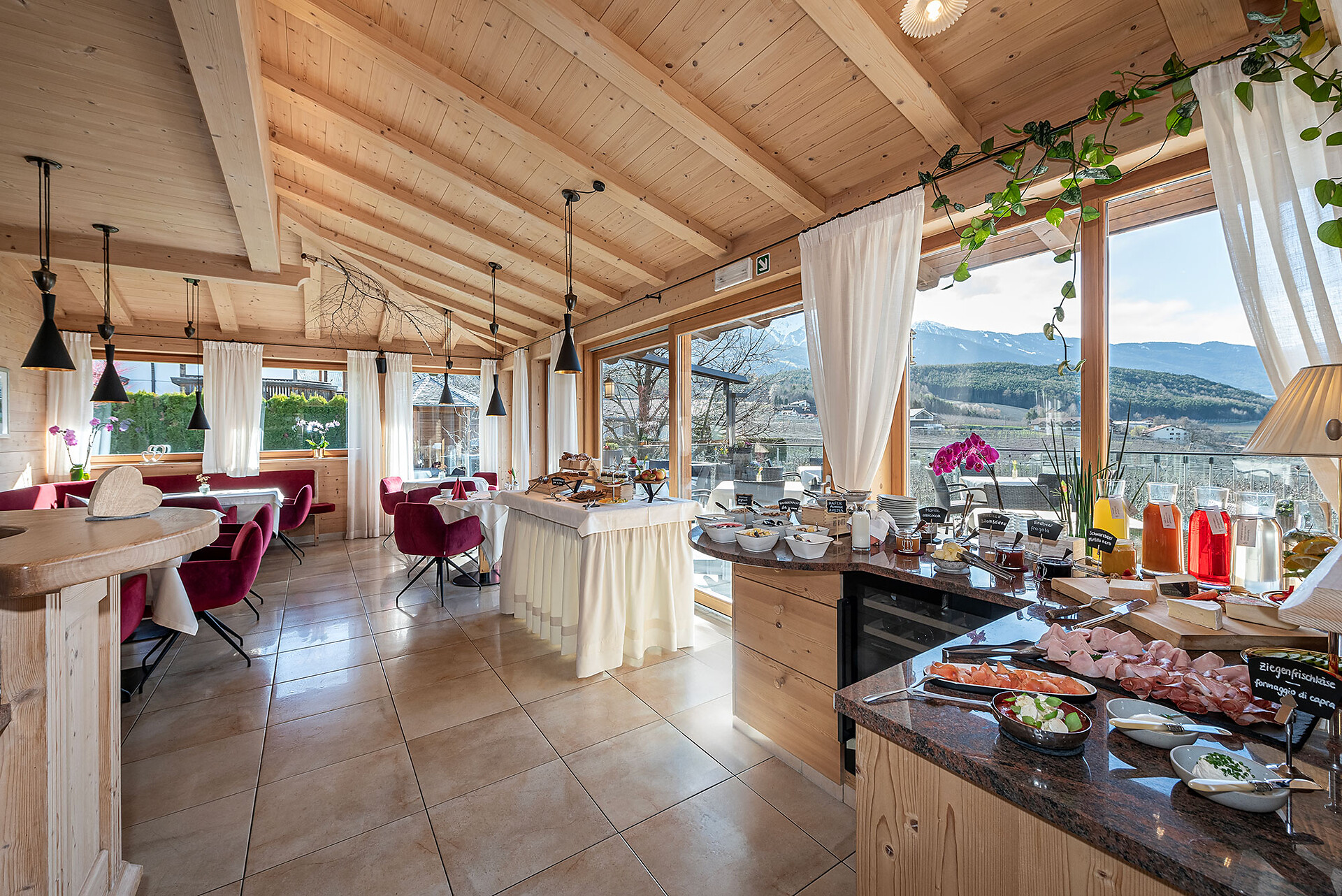 Breakfast room