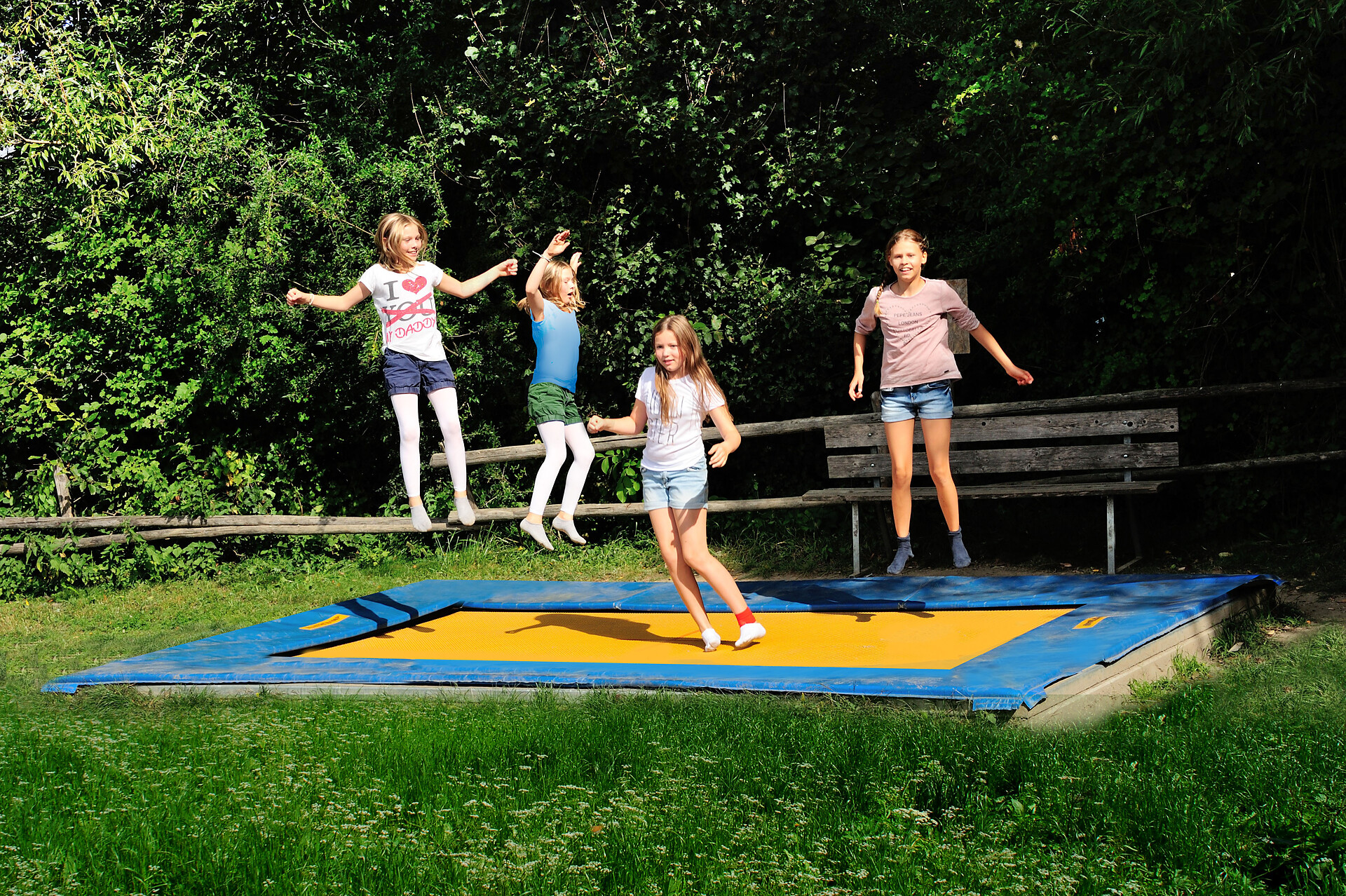 Bodentrampolin