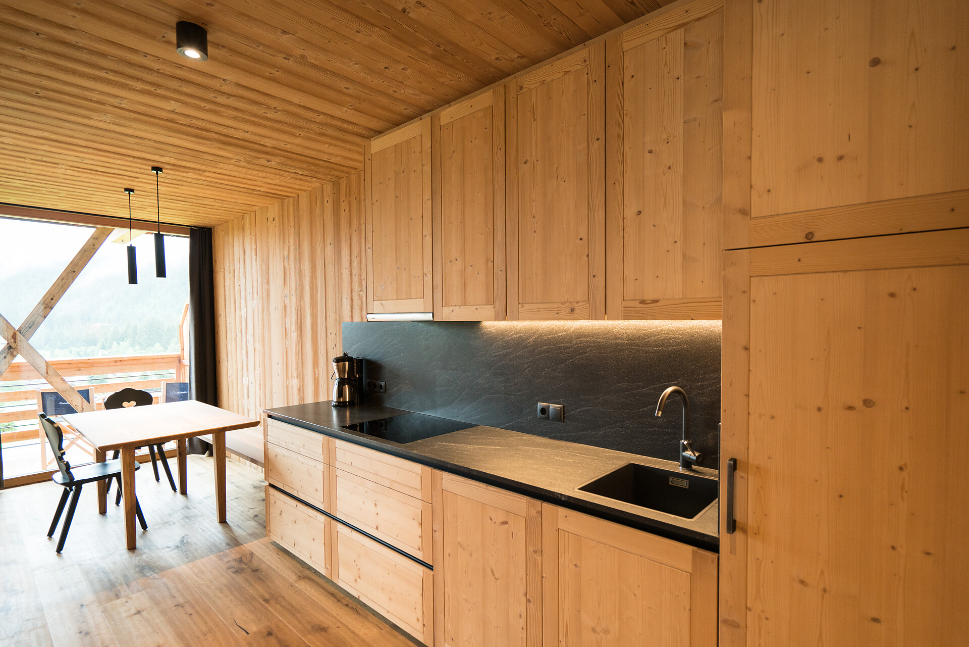 Hayloft Apartment VISTA kitchen