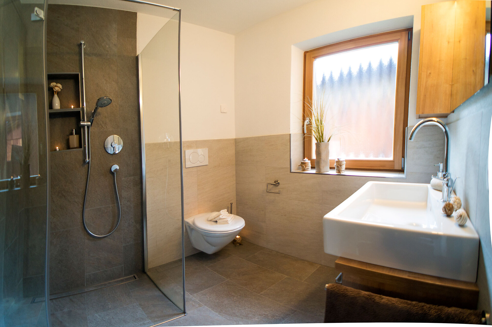 Farmhouse Apartment bathroom