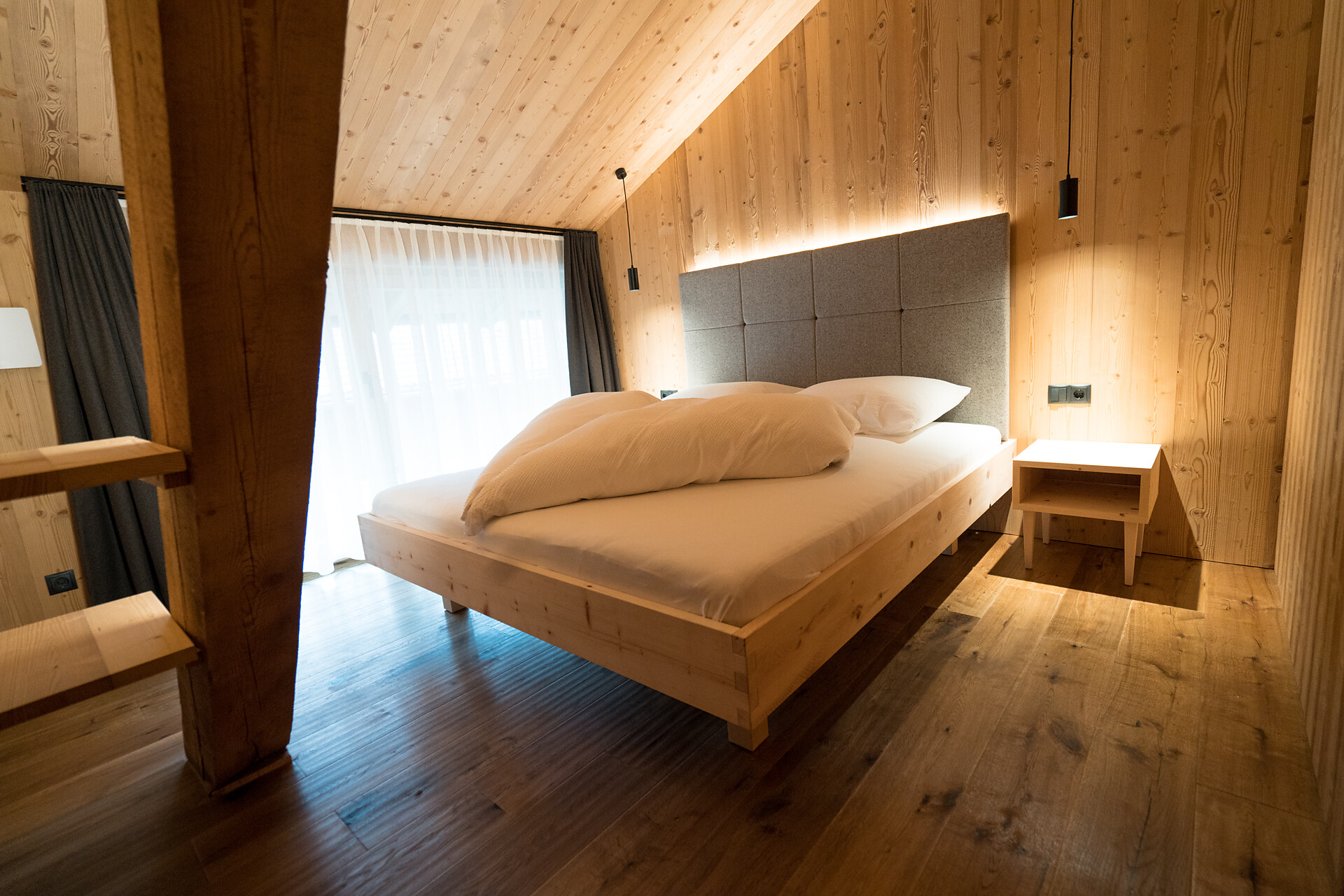 Hayloft Apartment MOUNTAIN bedroom