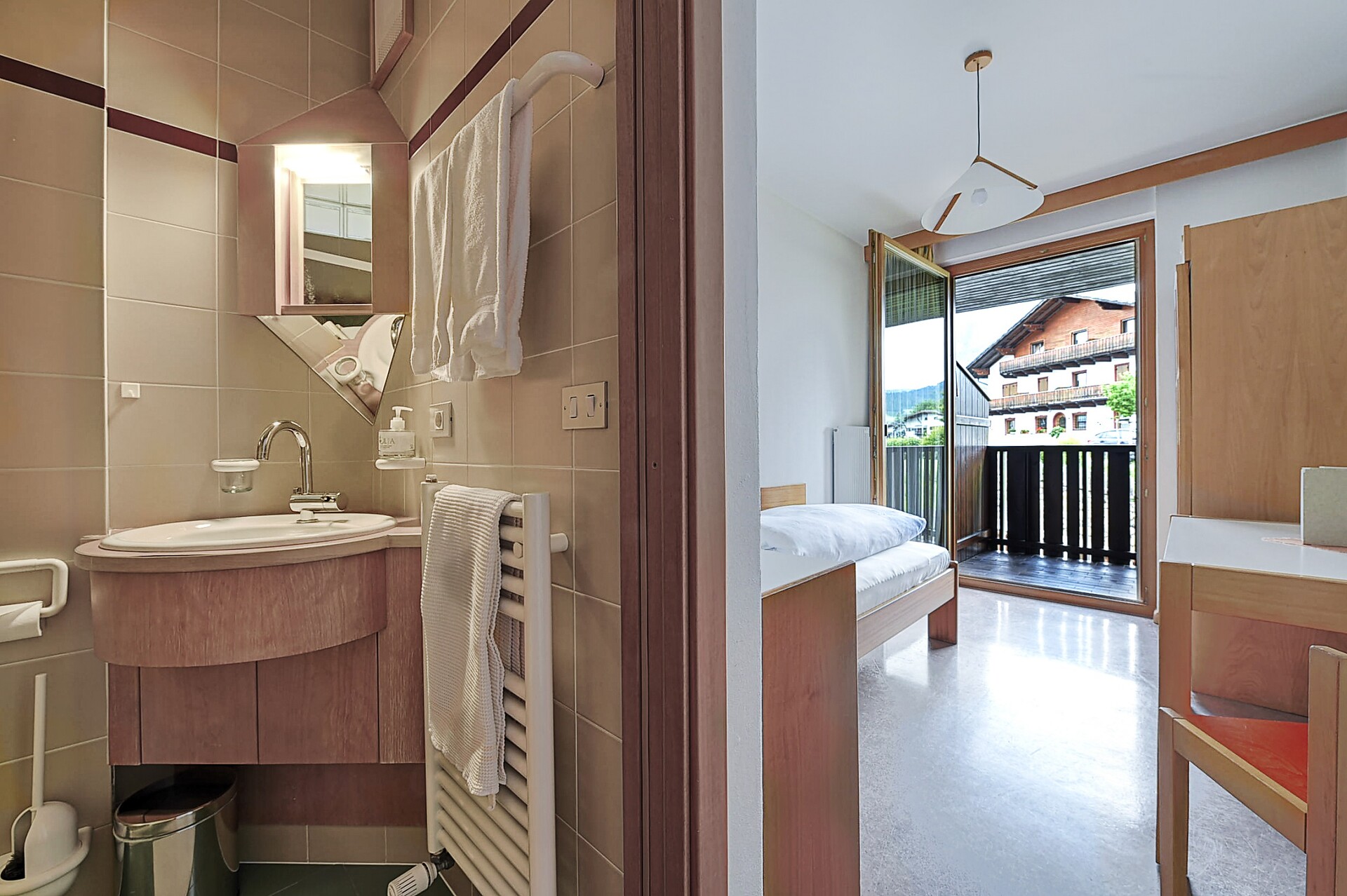 Standard Einzelzimmer mit Balkon 12m²