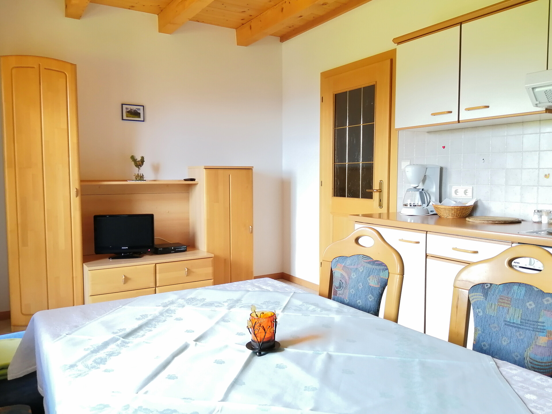 combined kitchen and living room
