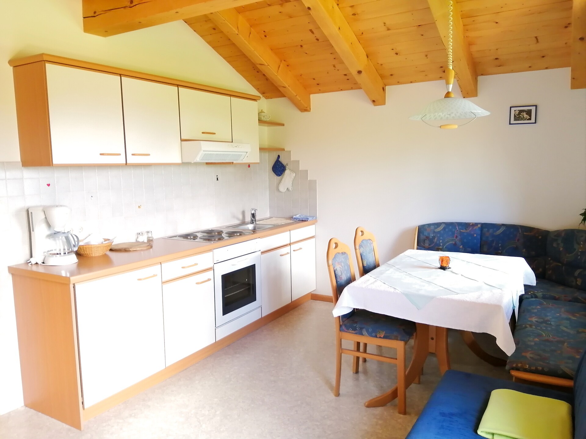 combined kitchen and living room