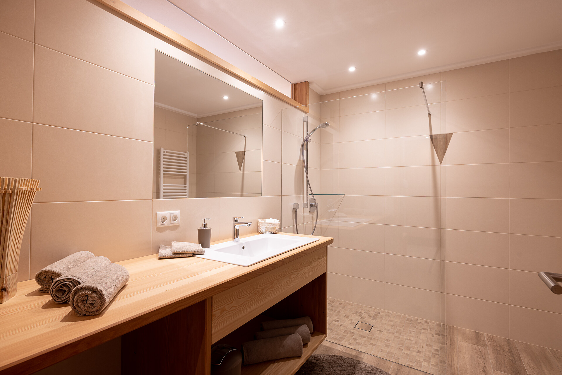Modernes Badezimmer