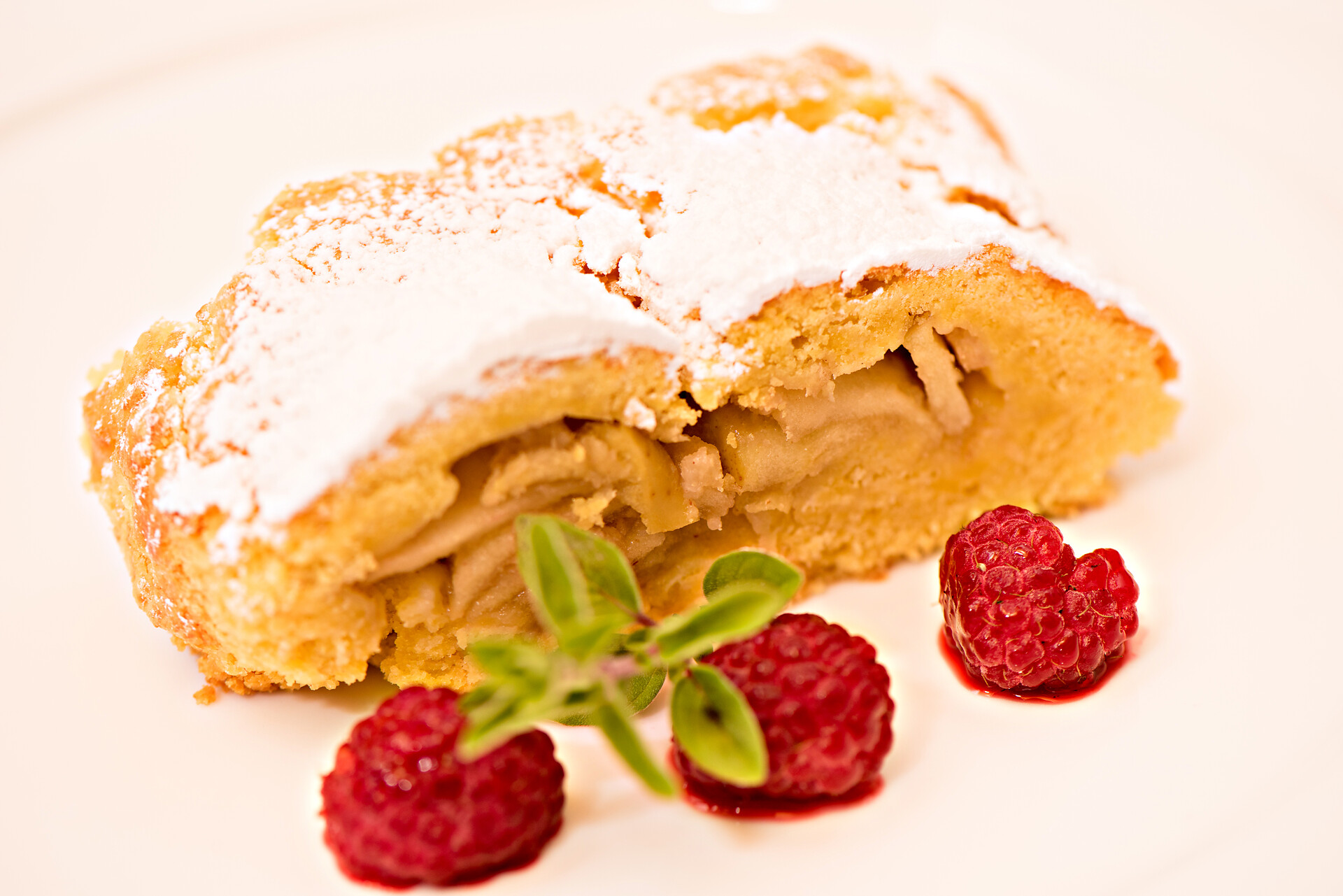 Apfelstrudel Hotel Flora