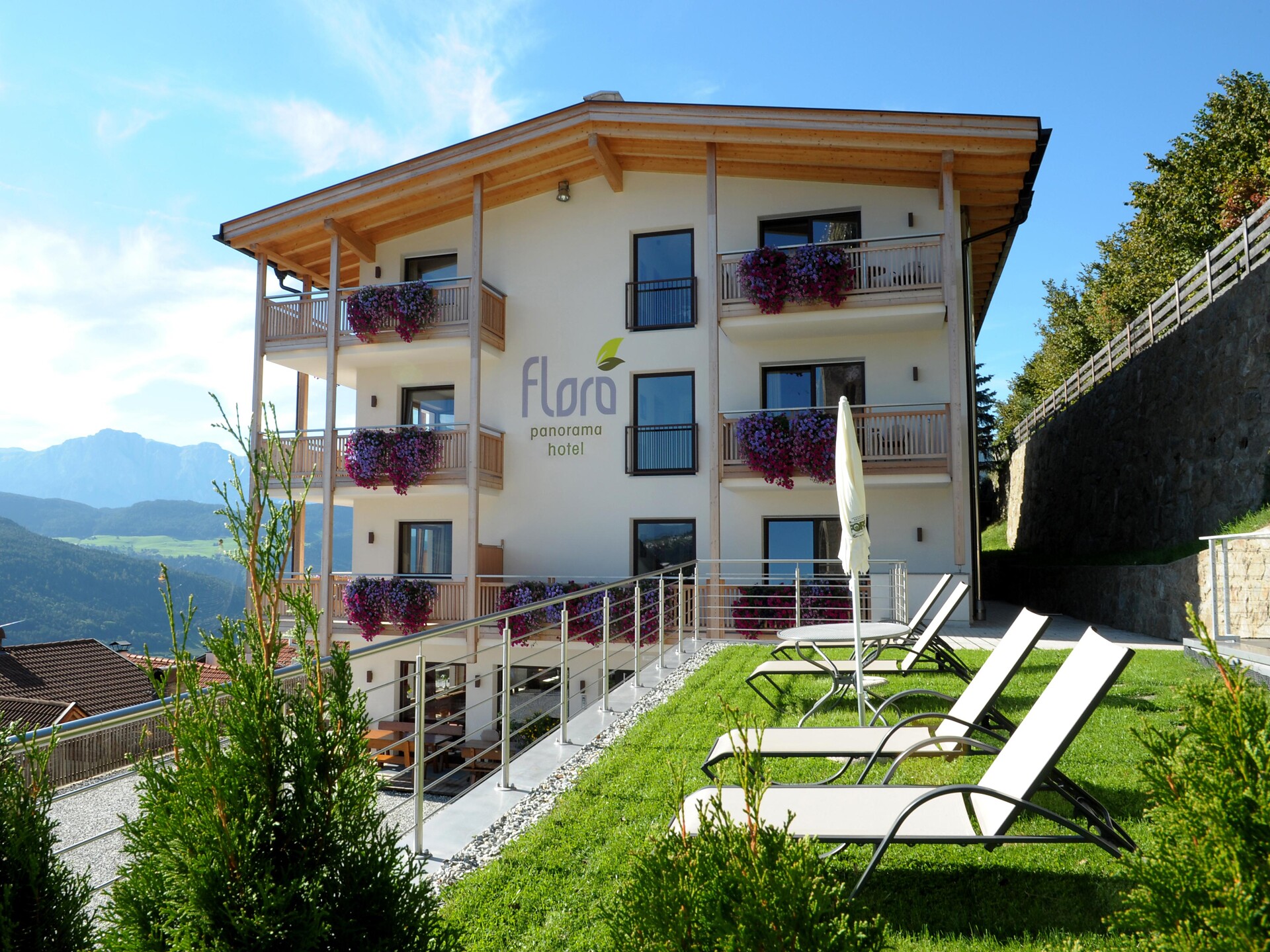Panorama-Hotel Flora Villanders 1 suedtirol.info