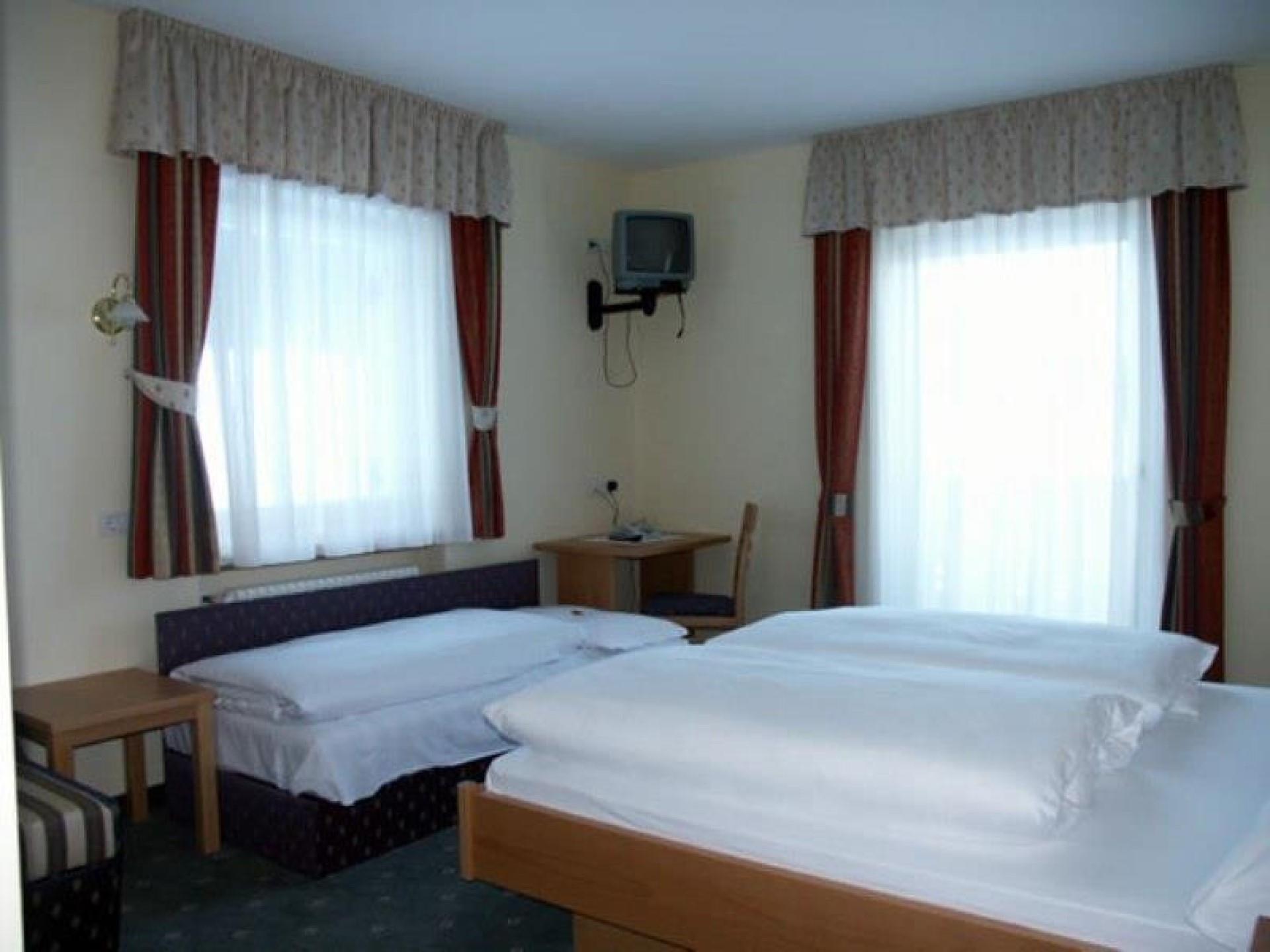 Pension Lahnerhof Brunico 2 suedtirol.info