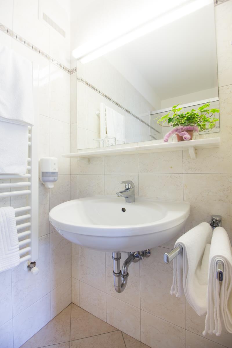 Pension Lichtenburg Nals 4 suedtirol.info