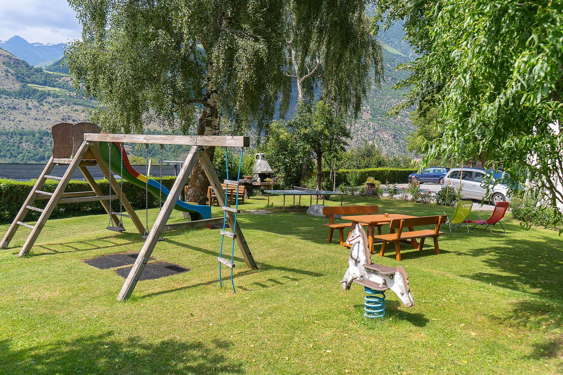 Spielpatz und Liegewiese