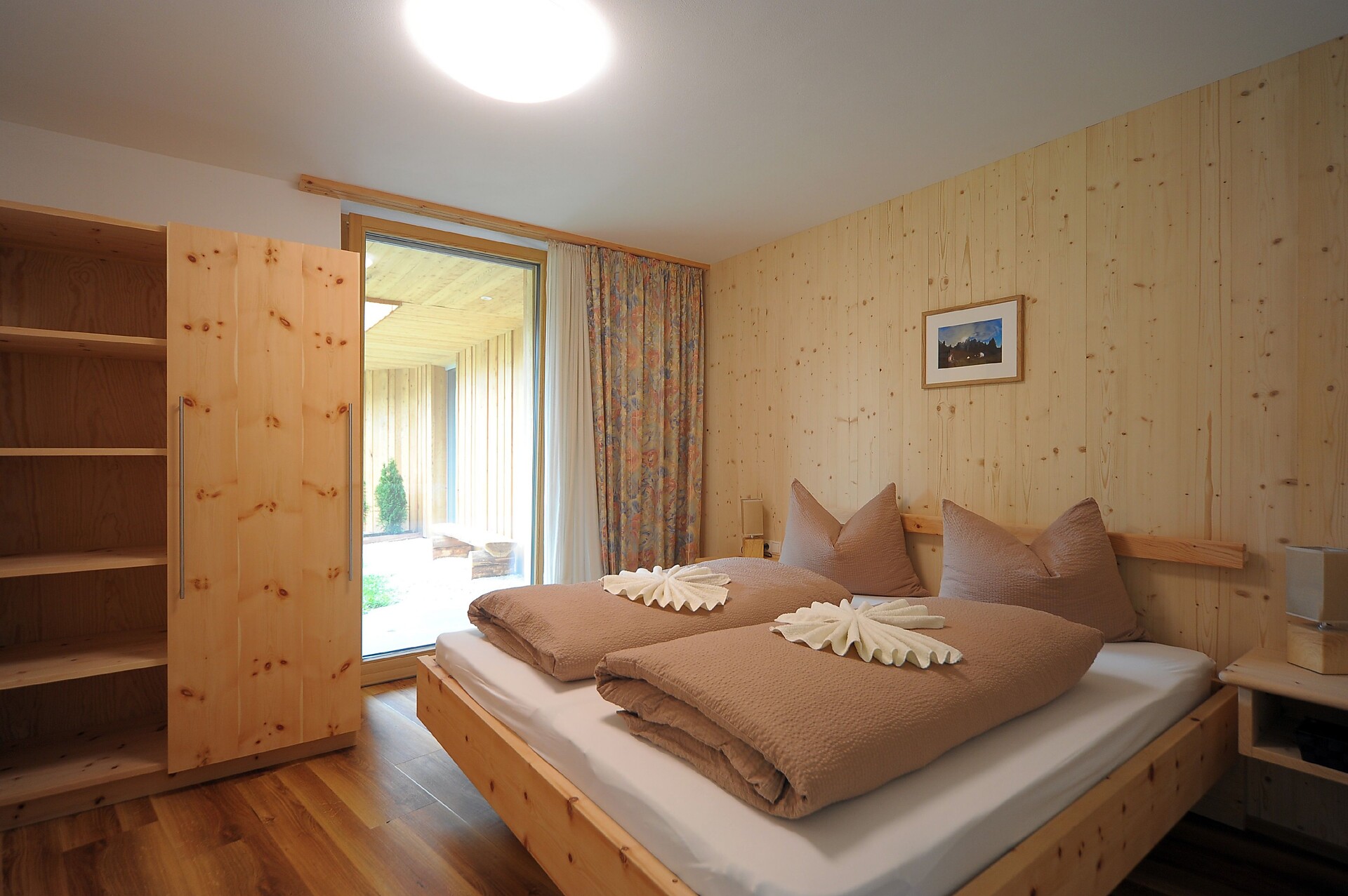 bedroom autumn paradise