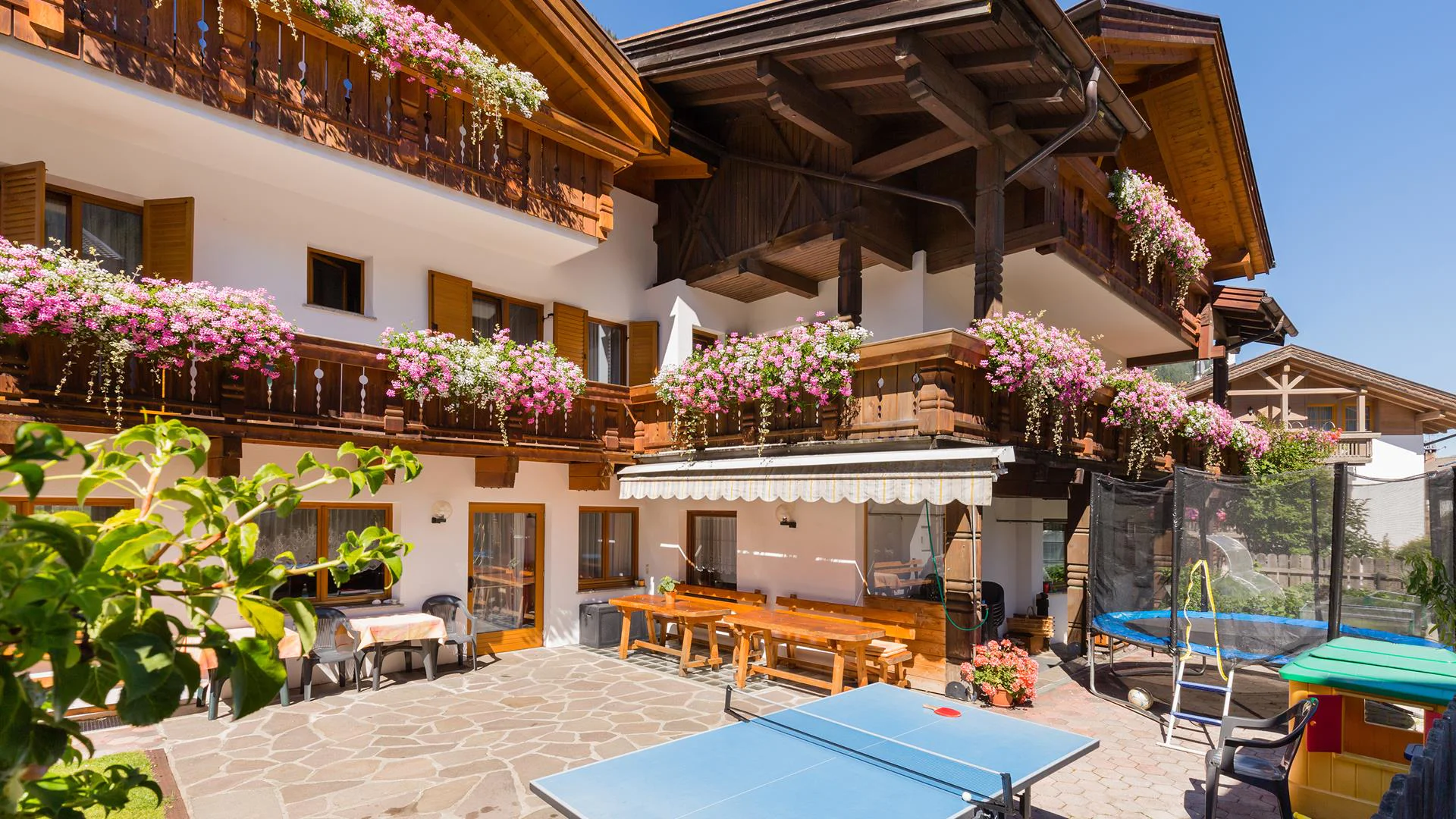 Pensione Brunner Racines 9 suedtirol.info