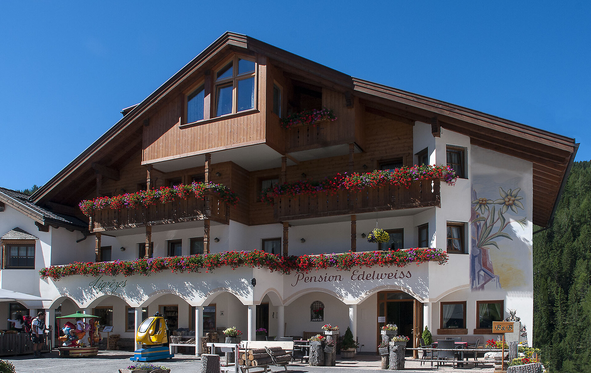 Pension Edelweiss Badia 1 suedtirol.info
