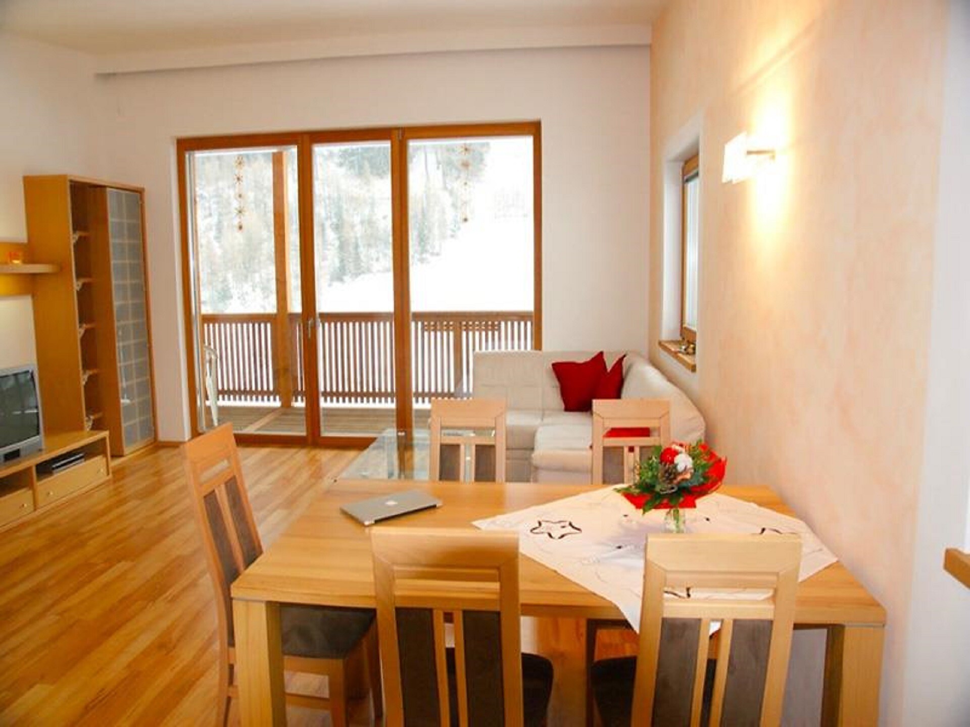 Appartment mit Balkon
