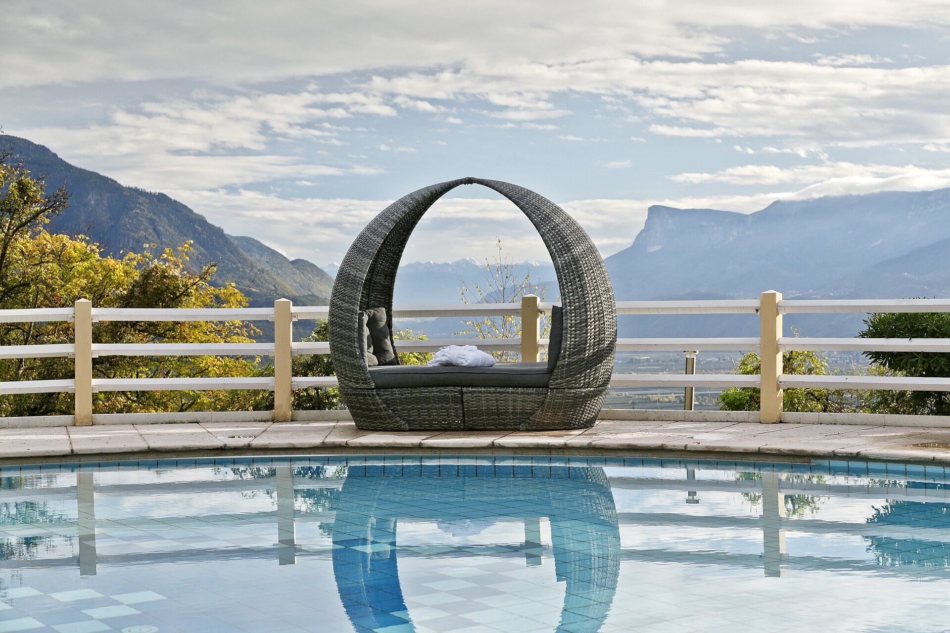 Freibad mit Panoramaaussicht