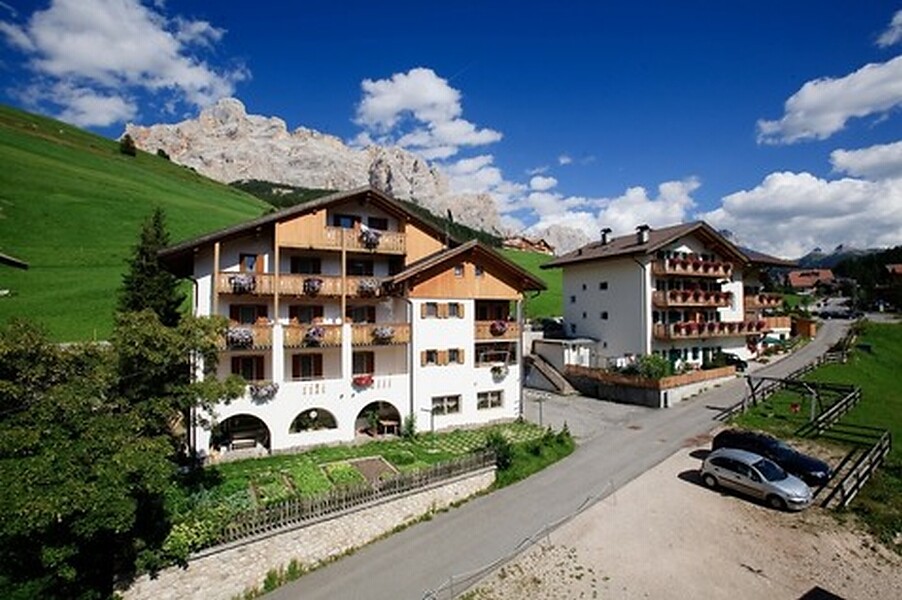 Pensione Scunëi Badia 2 suedtirol.info