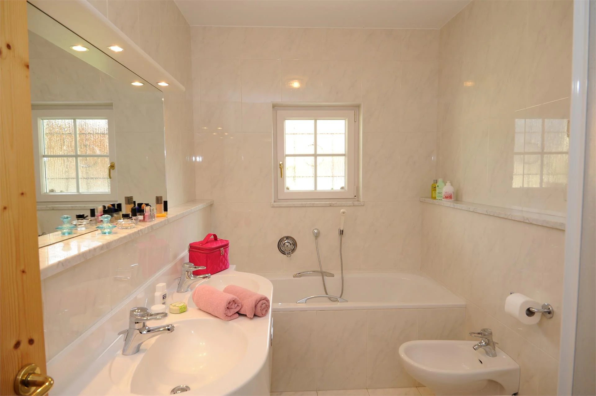 Pension / Apartments Oberwirtshof Riffian/Rifiano 8 suedtirol.info