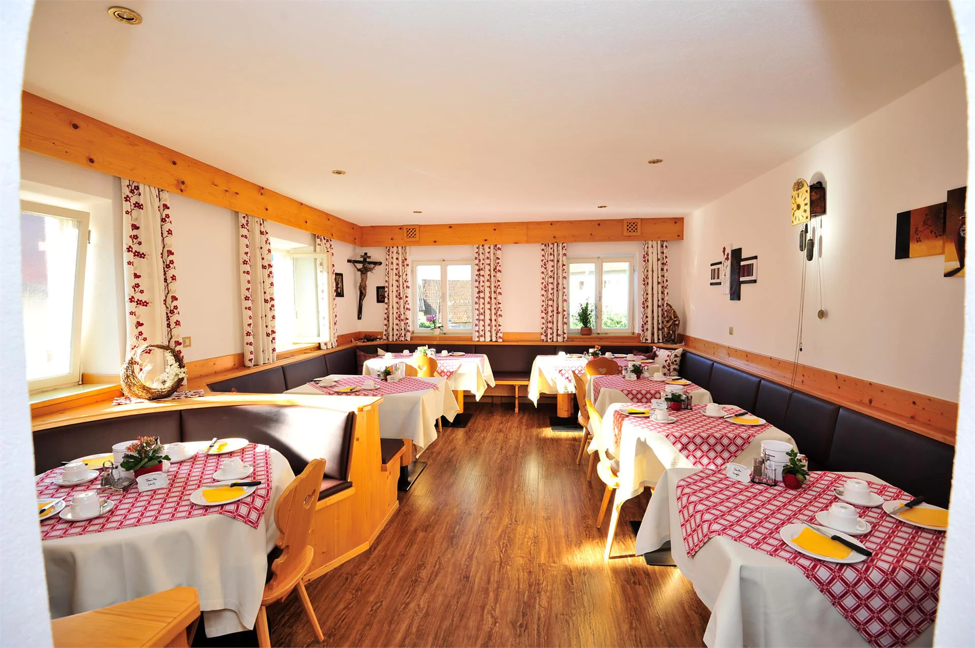 Pension / Apartments Oberwirtshof Riffian/Rifiano 9 suedtirol.info