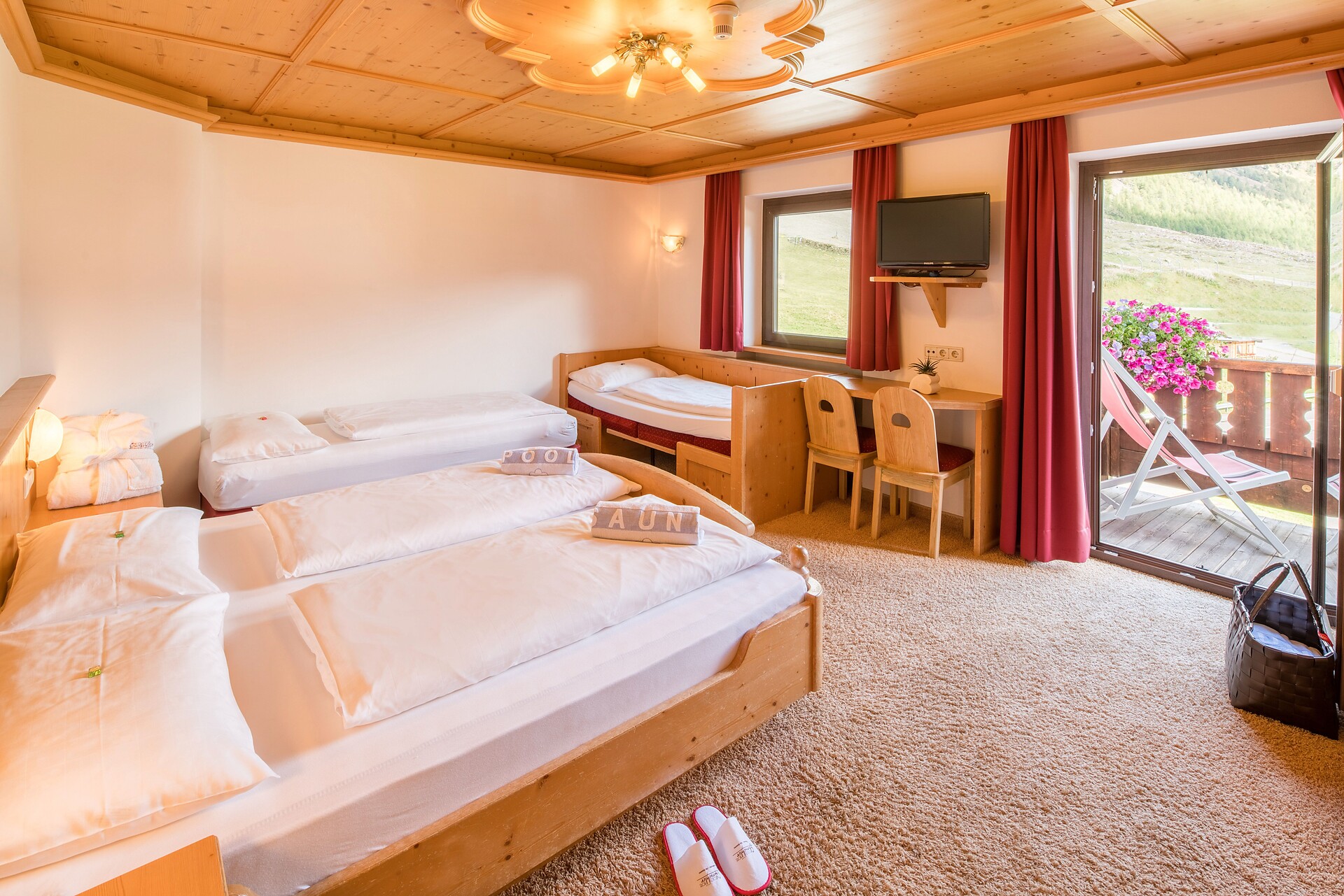 Family room, South Tyrol, Senales, Maso Corto nearby Meran