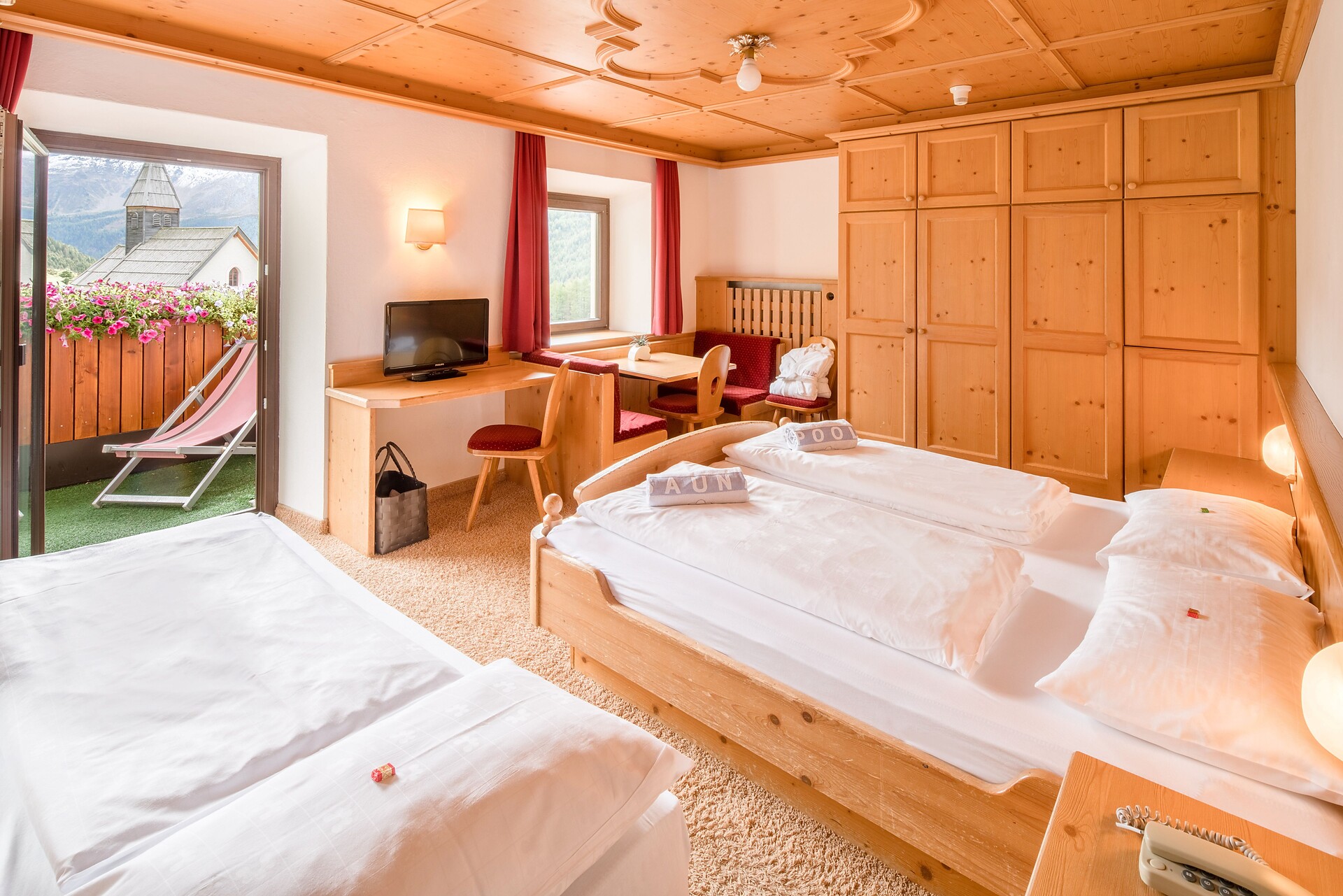 Family bed room, Senales, Glacier, end of valley Maso Corto
