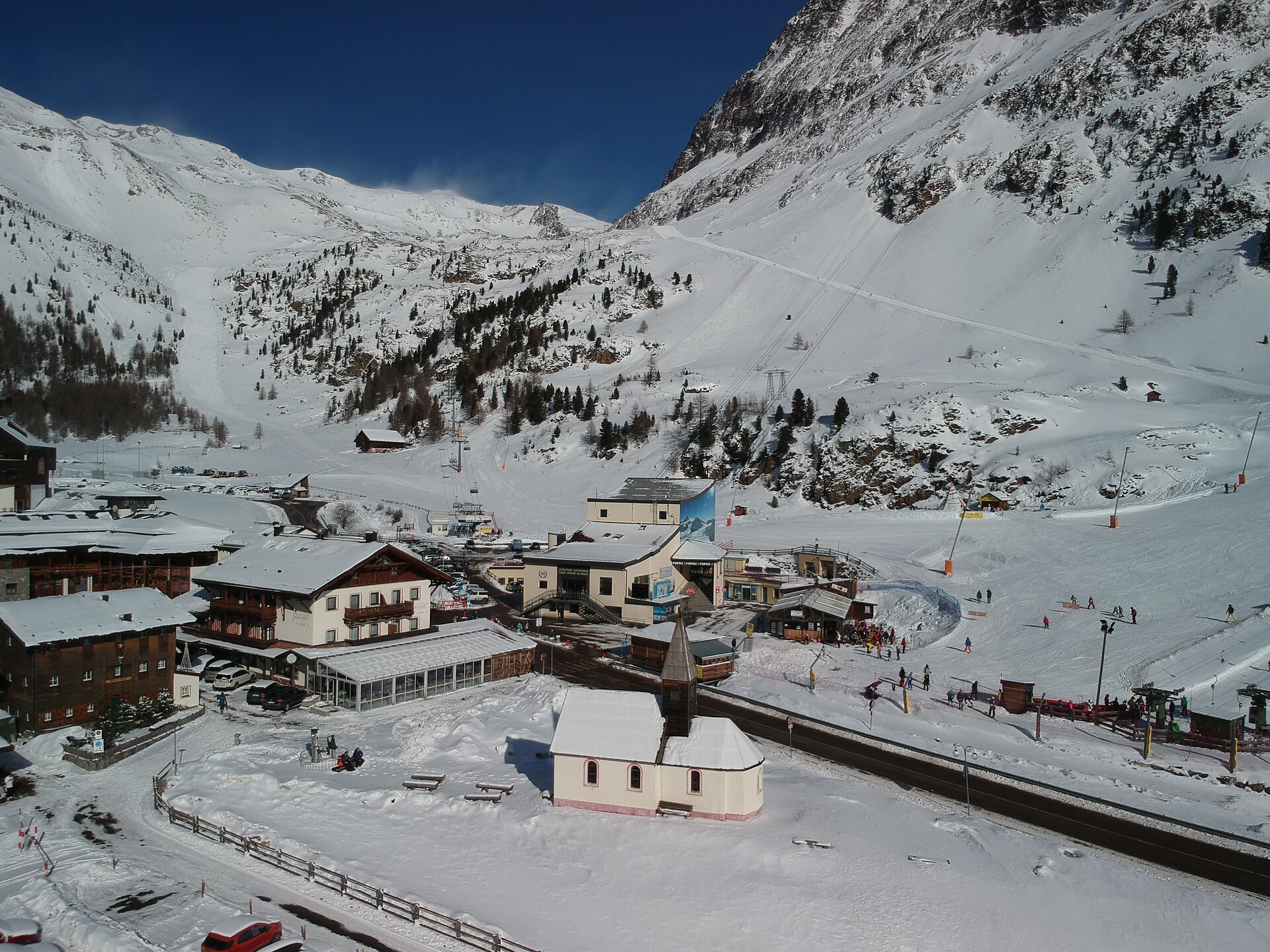Glacier Val Senales, hotel on the ski slopes, Kurzras