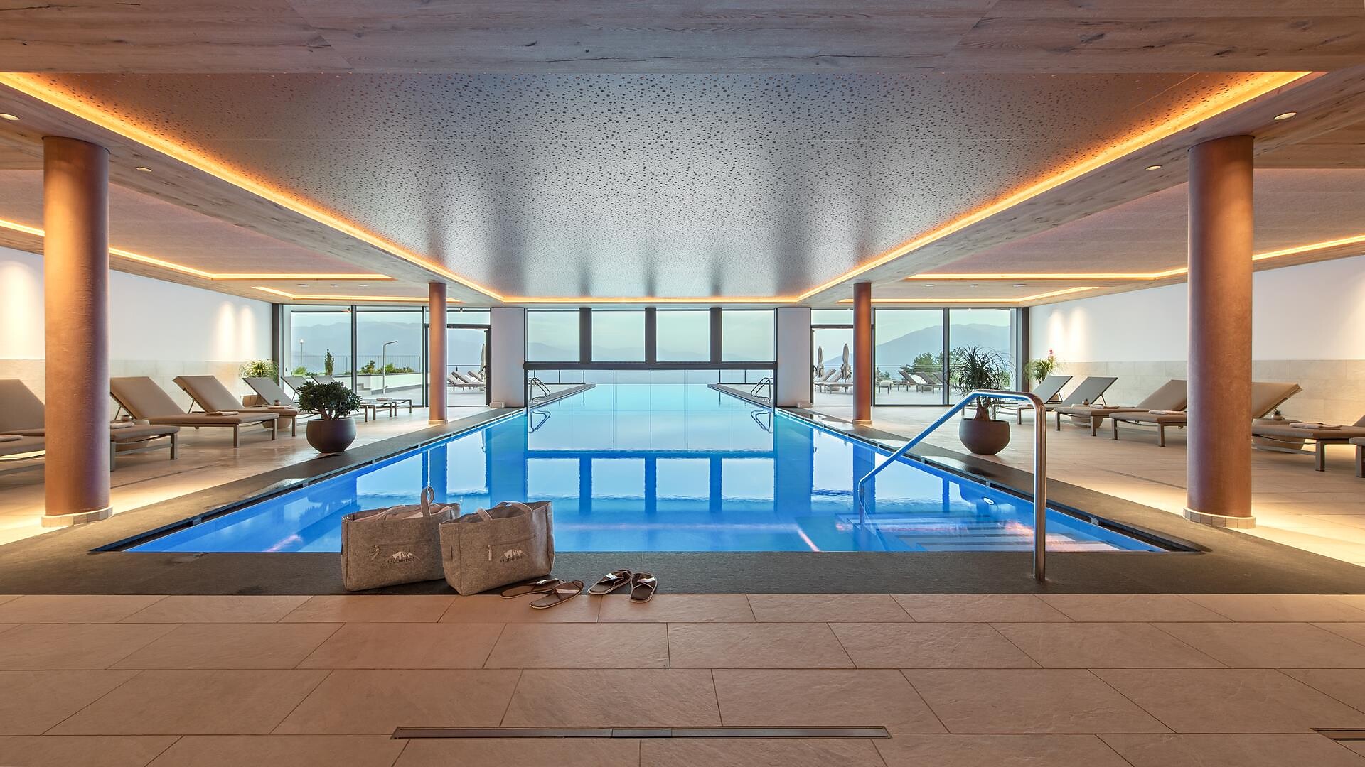 Infinitypool Indoor Huberhof