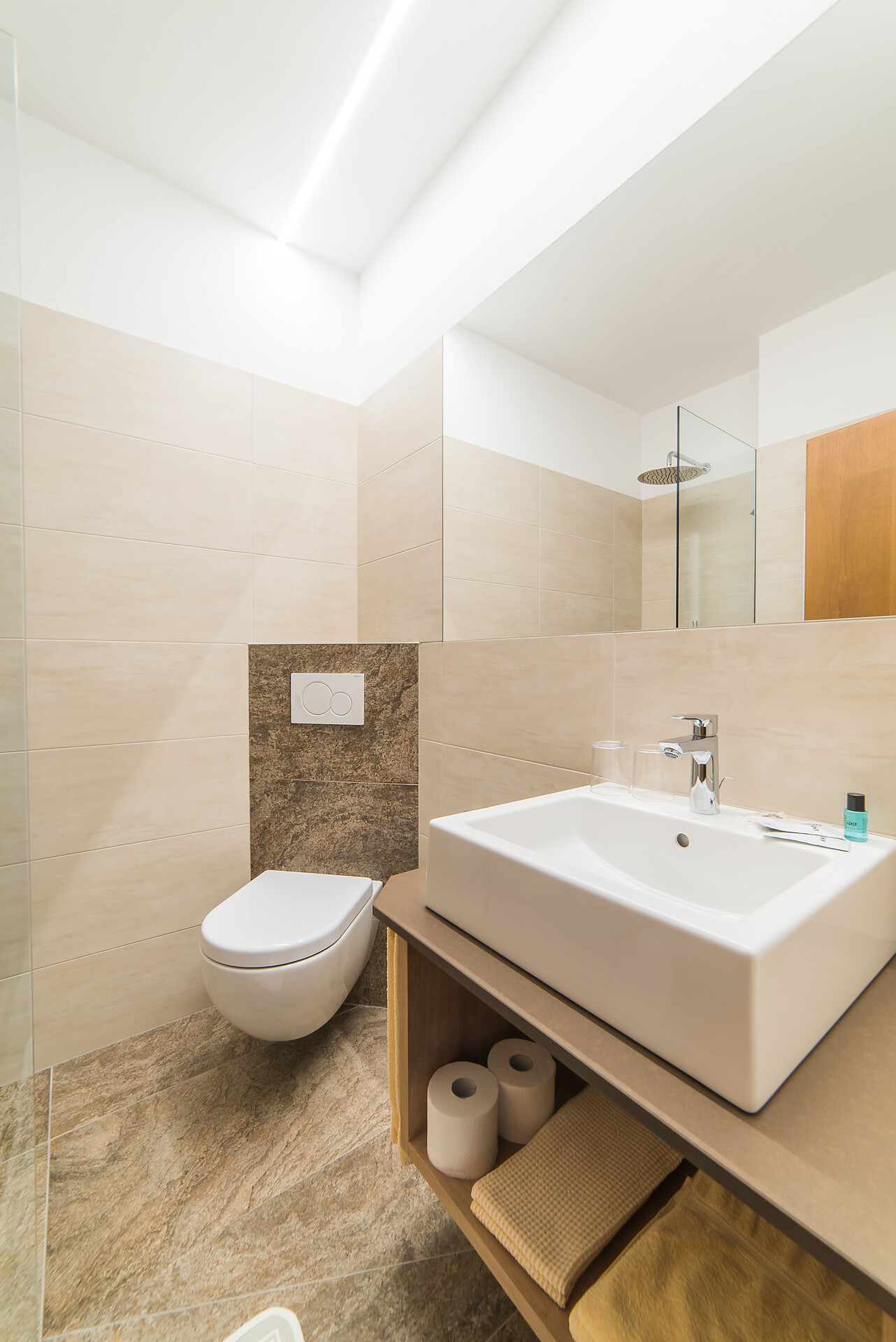 new bath rooms with shower