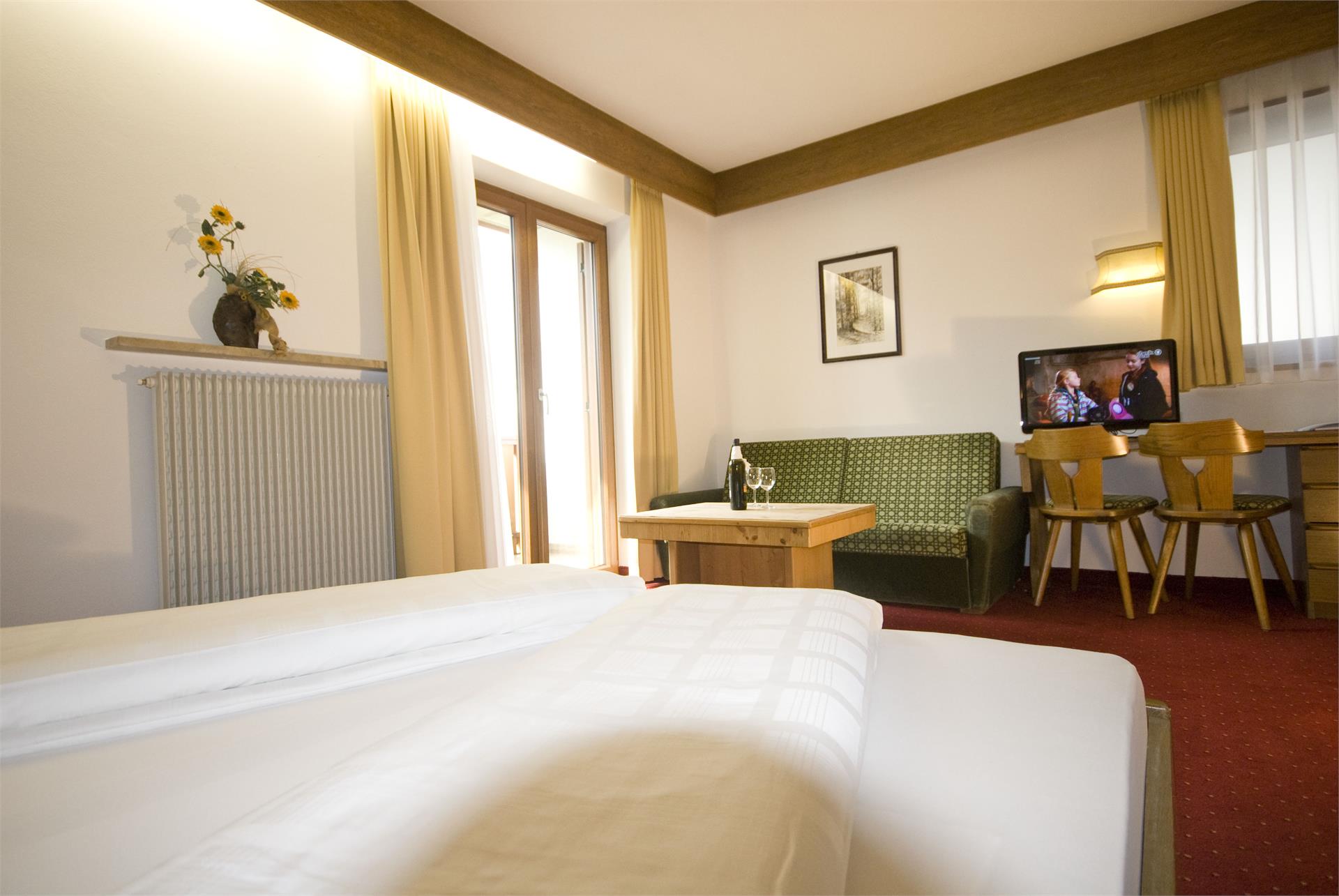 Pensione Sattlerenglhof Laces 6 suedtirol.info