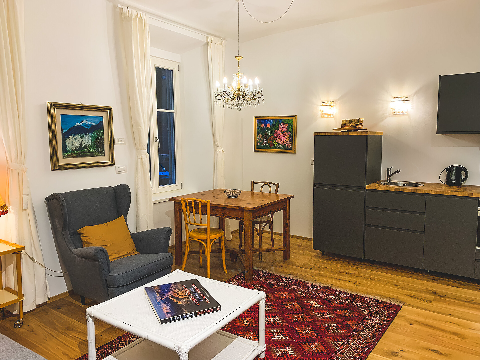 Combined kitchen and living room