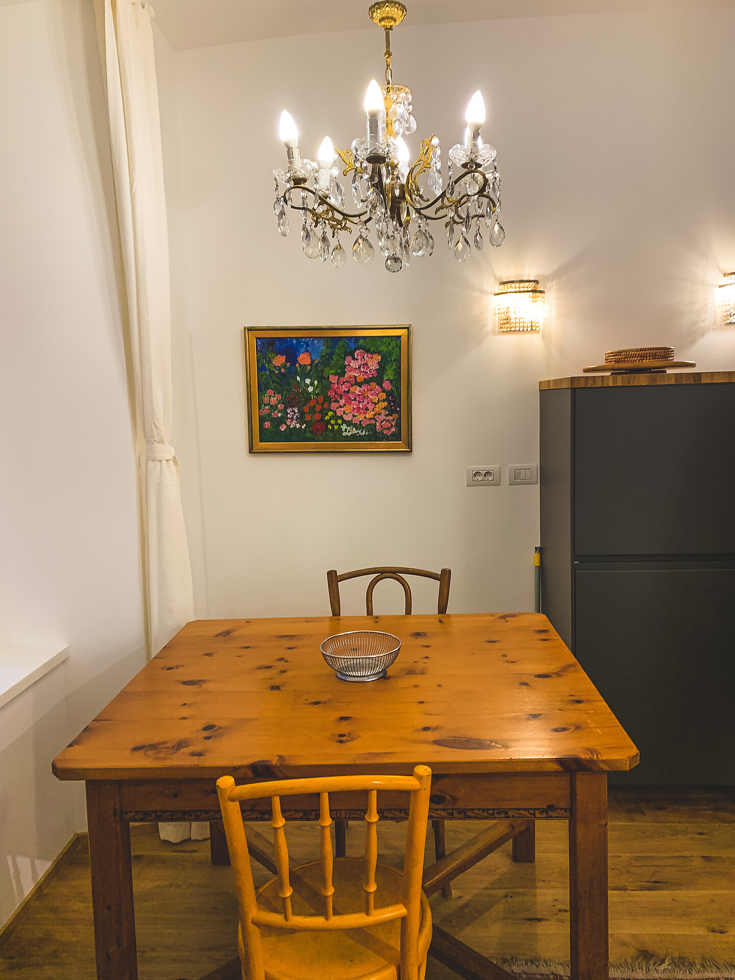 Kitchen table