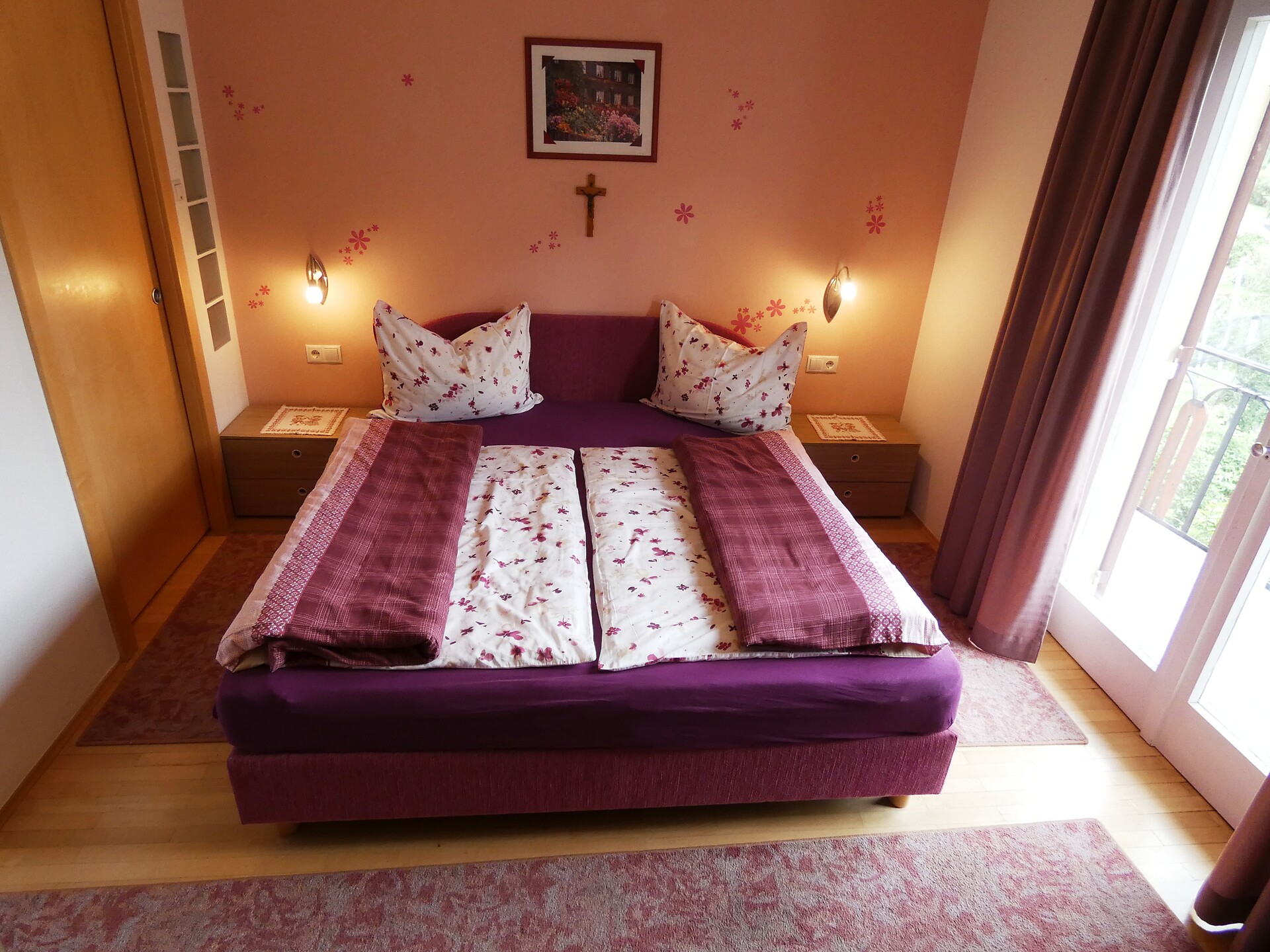 pink double room