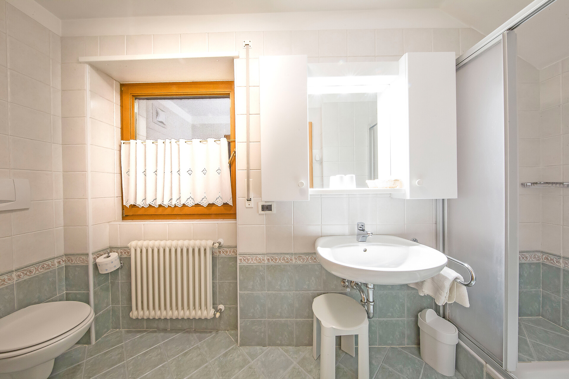APP 5 BATHROOM