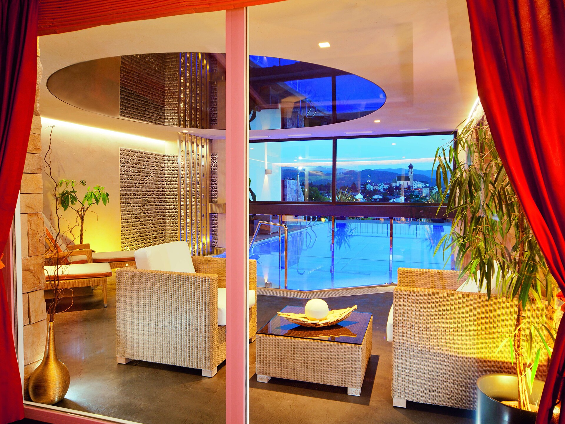 Indoor Outdoor Pool incluso vista panoramica