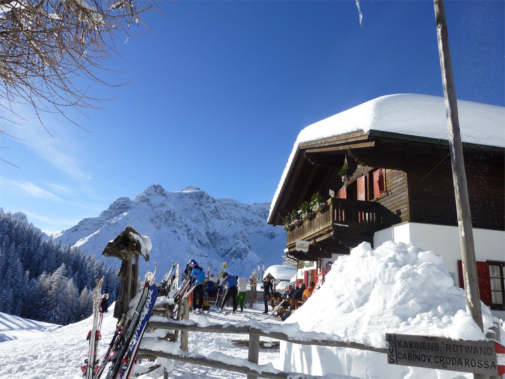 Rotwandwiesenhütte / Rif. Prati di Croda Rossa Sexten/Sesto 11 suedtirol.info