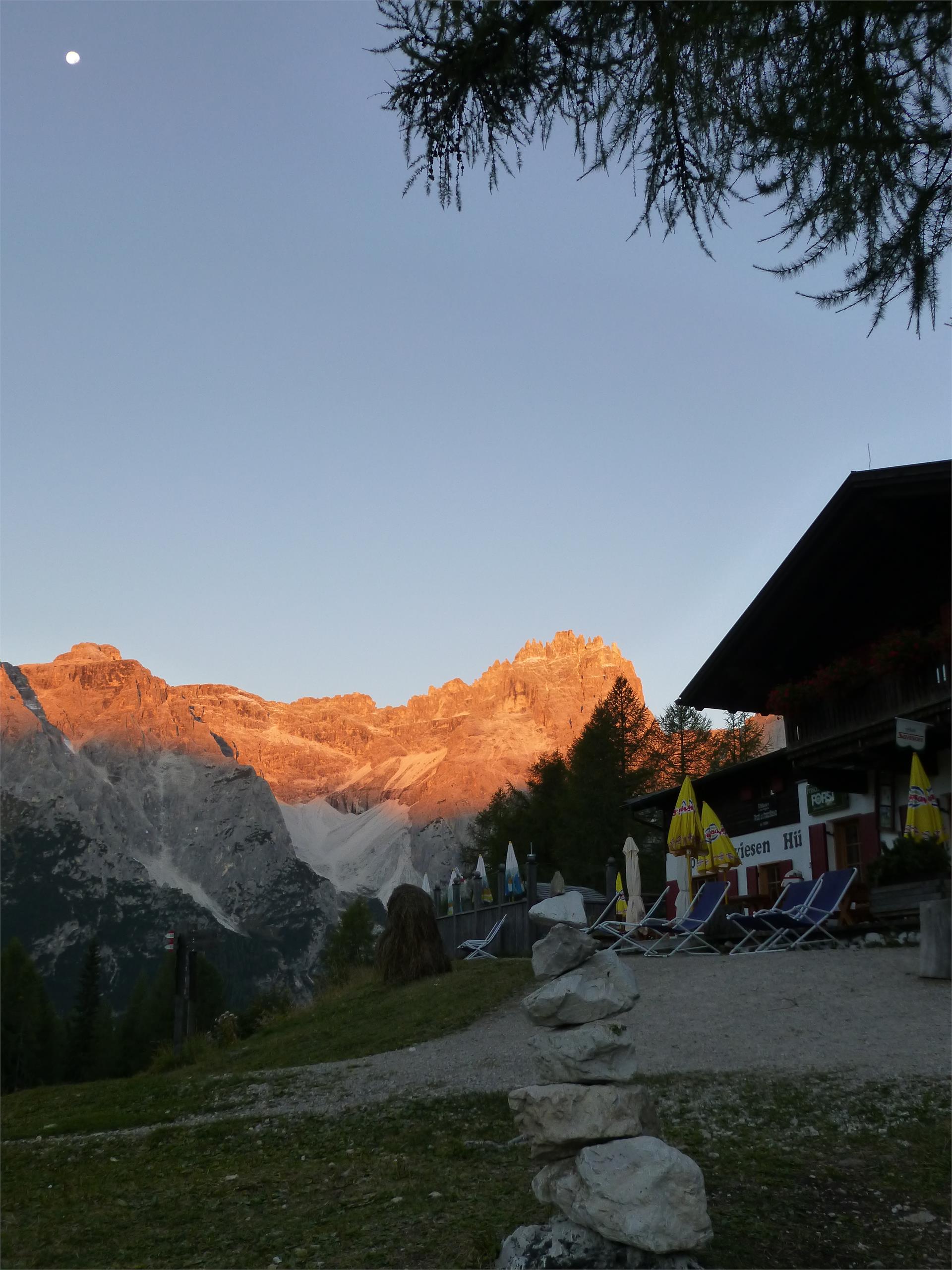 Rotwandwiesenhütte / Rif. Prati di Croda Rossa Sexten/Sesto 3 suedtirol.info