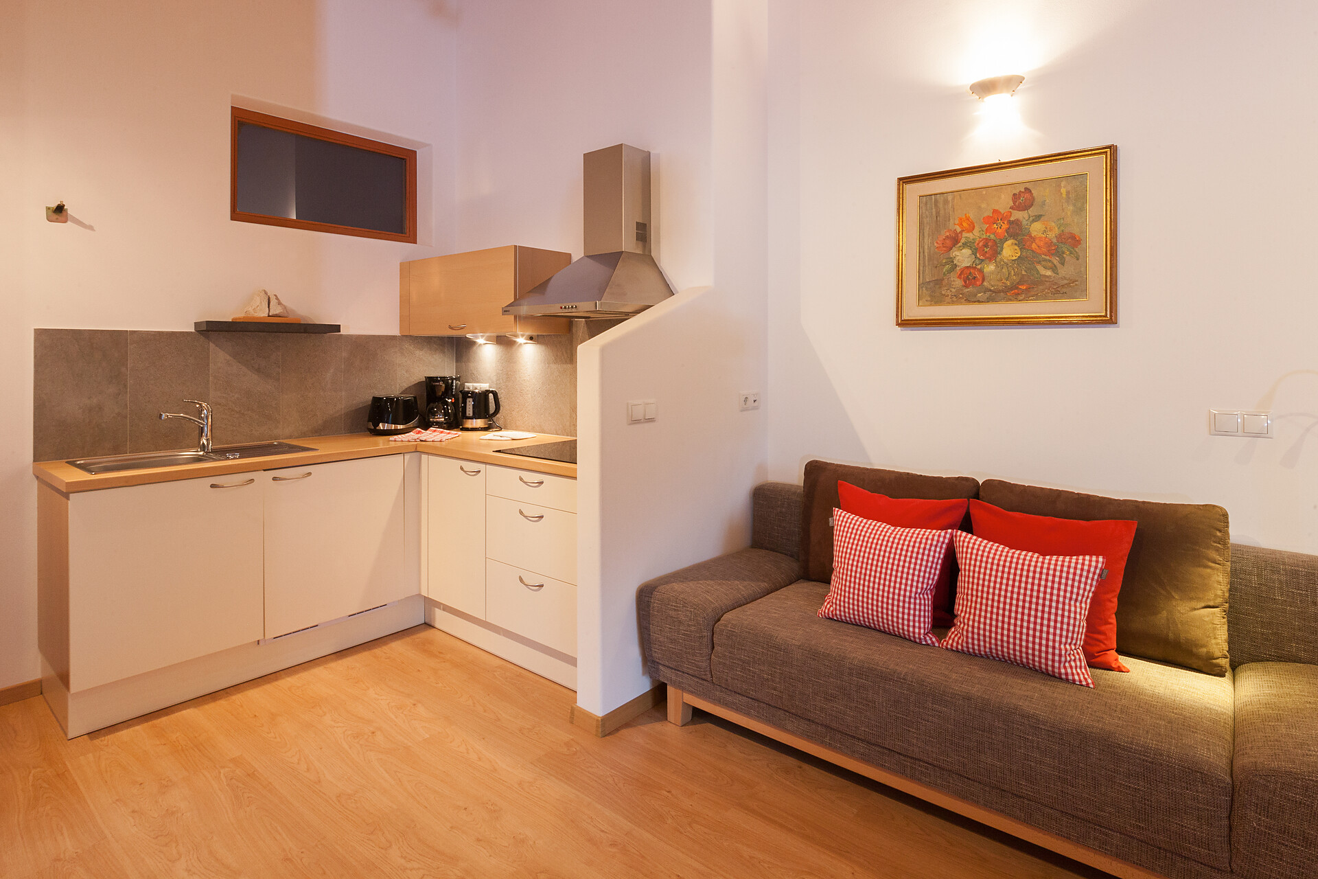 Apartement pine kitchen