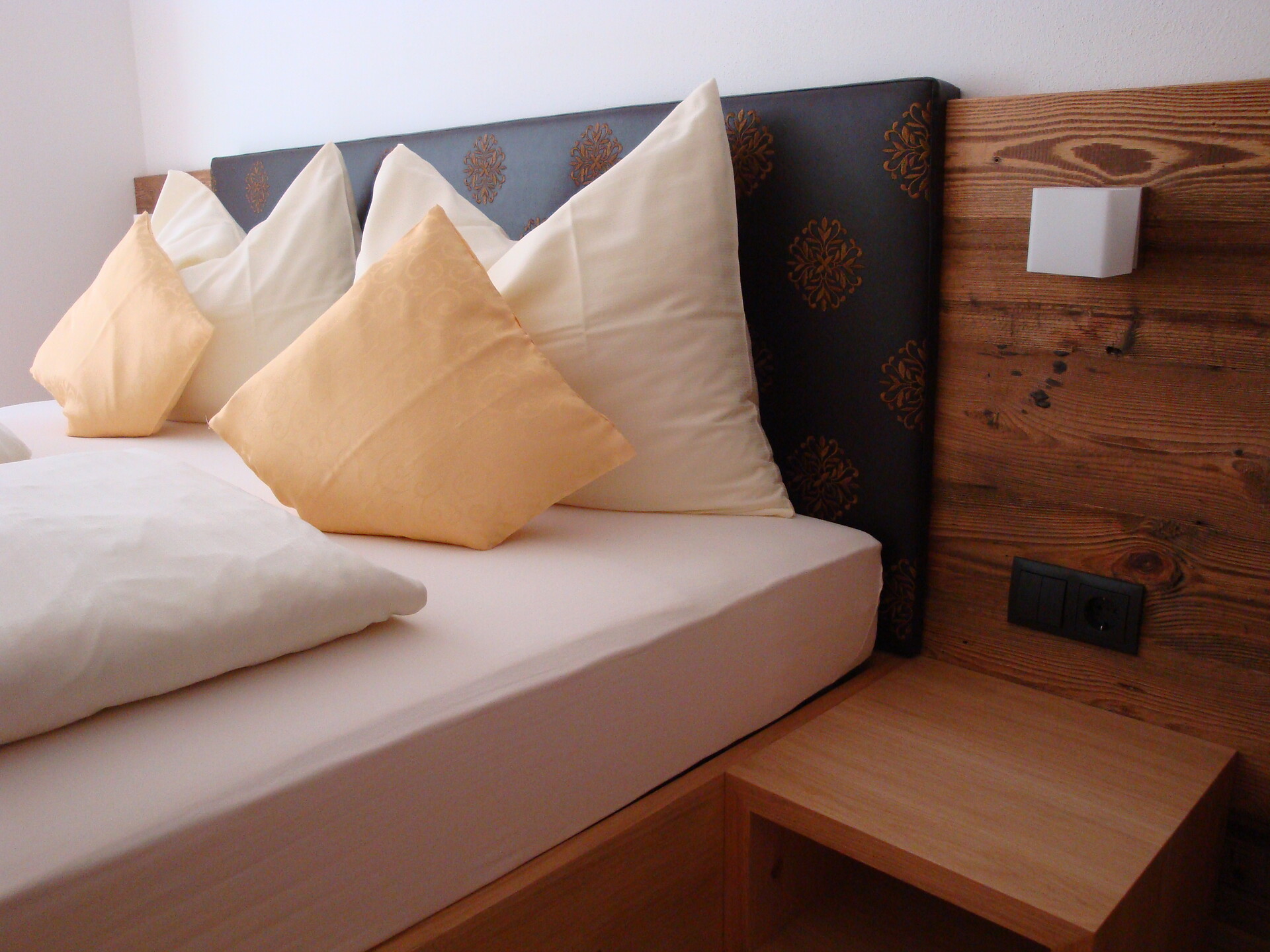 WOOD Bedroom