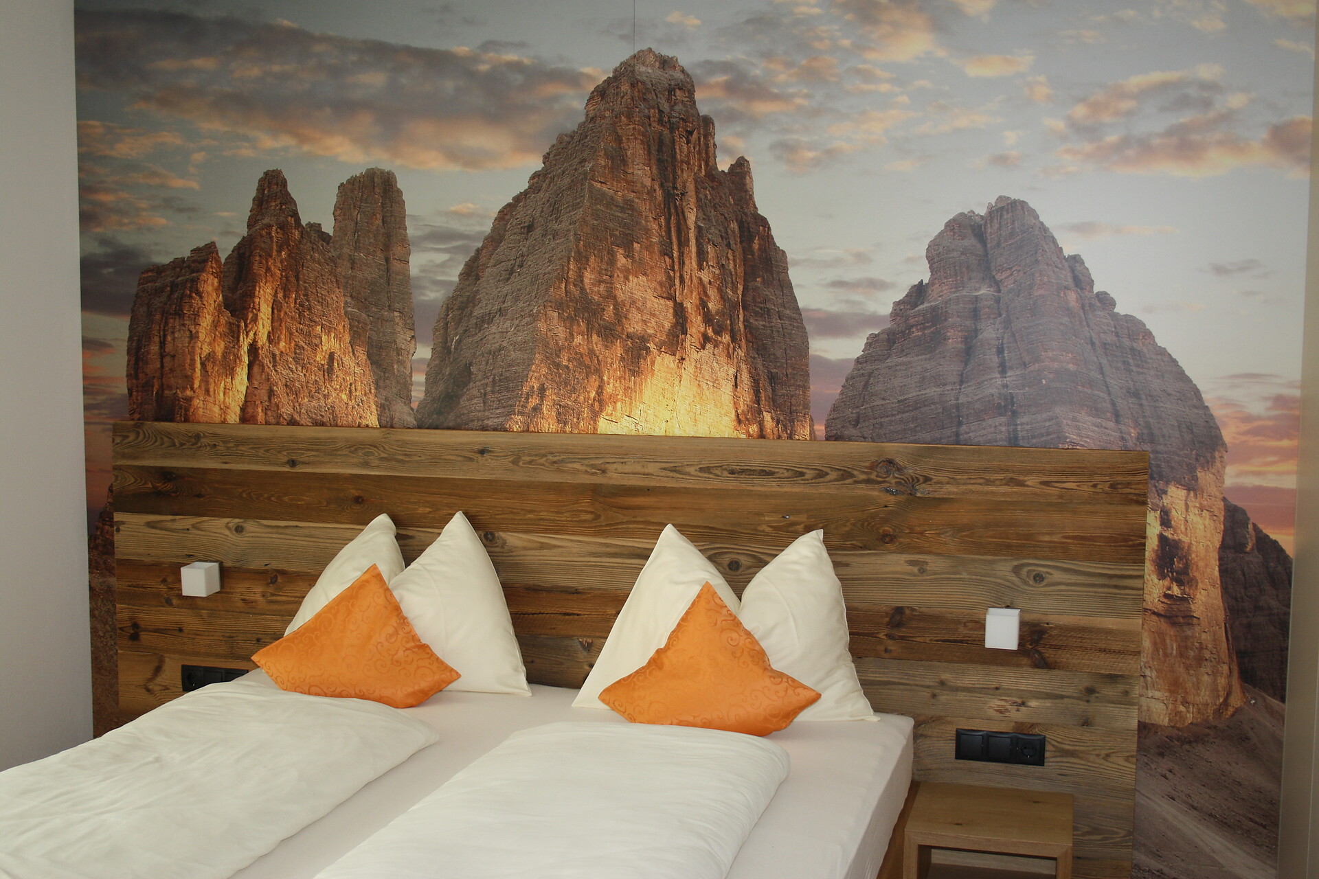 MOUNTAIN Bedroom