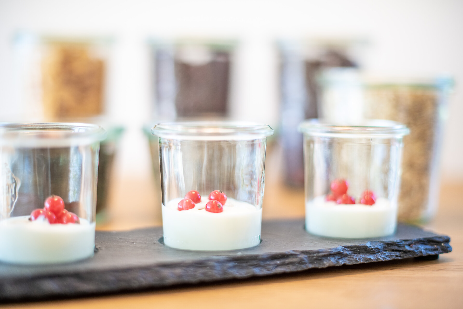 Yogurt con bacche fresche