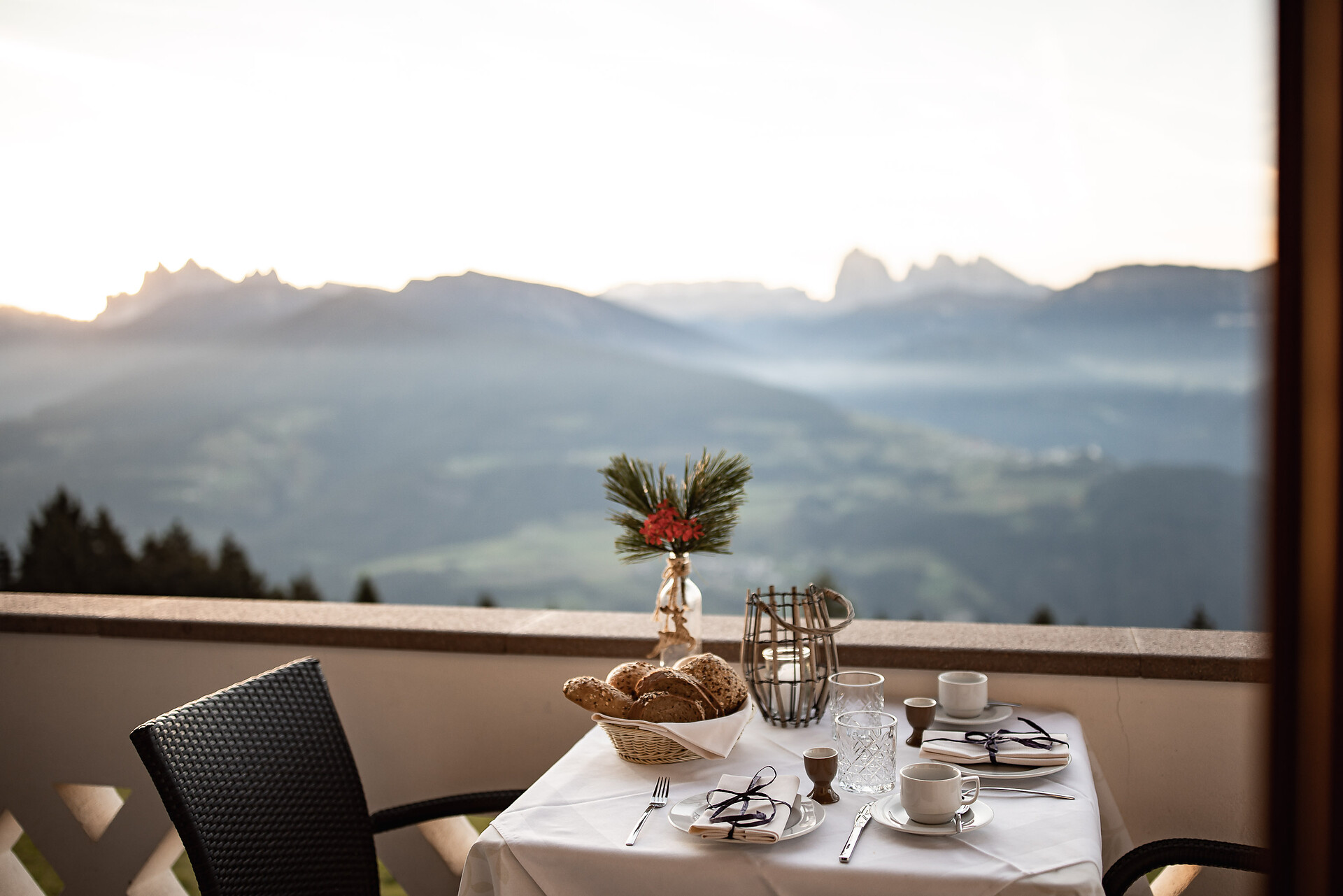 Frühstück auf dem Balkon