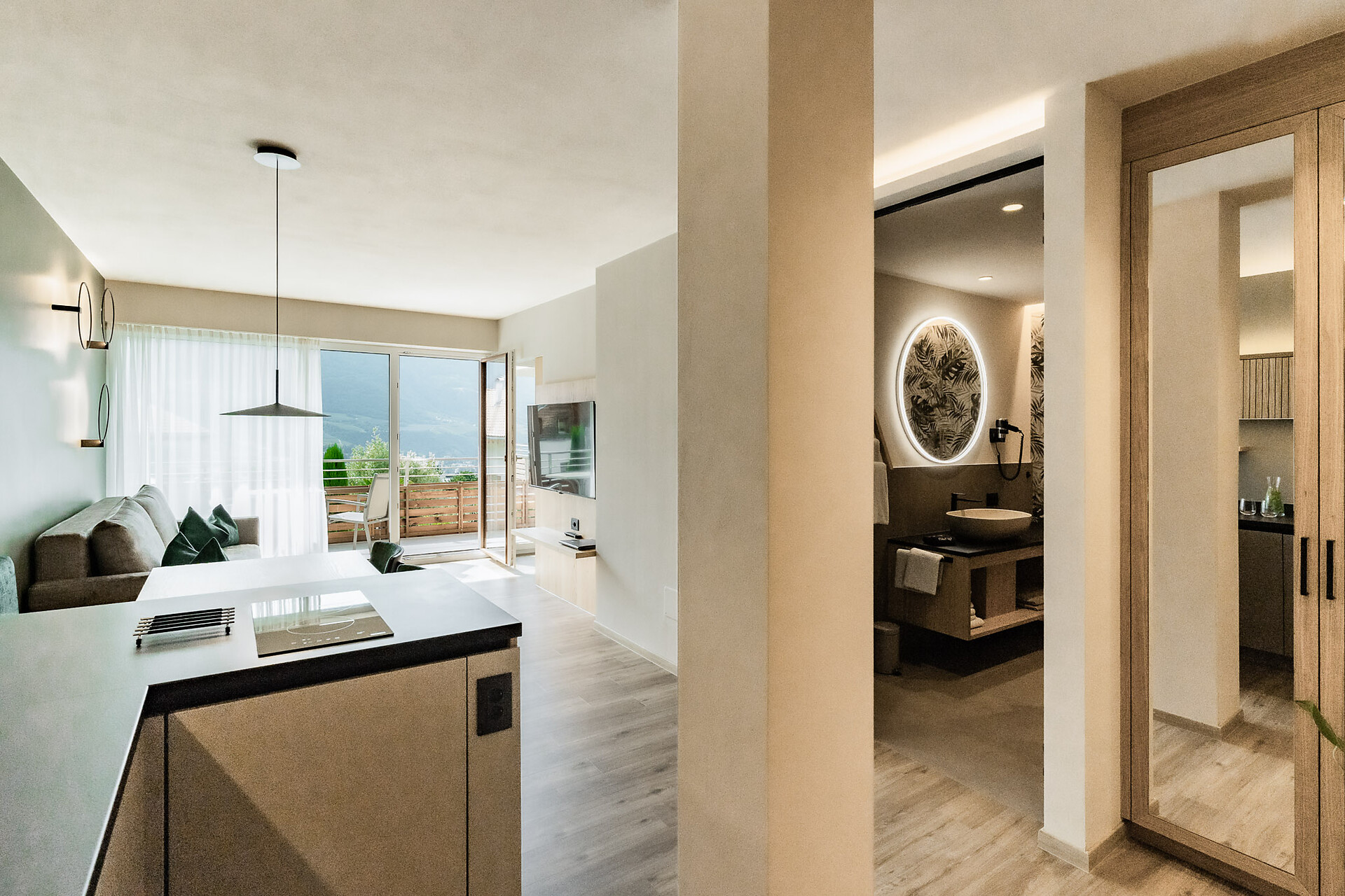 Deluxe Apartment