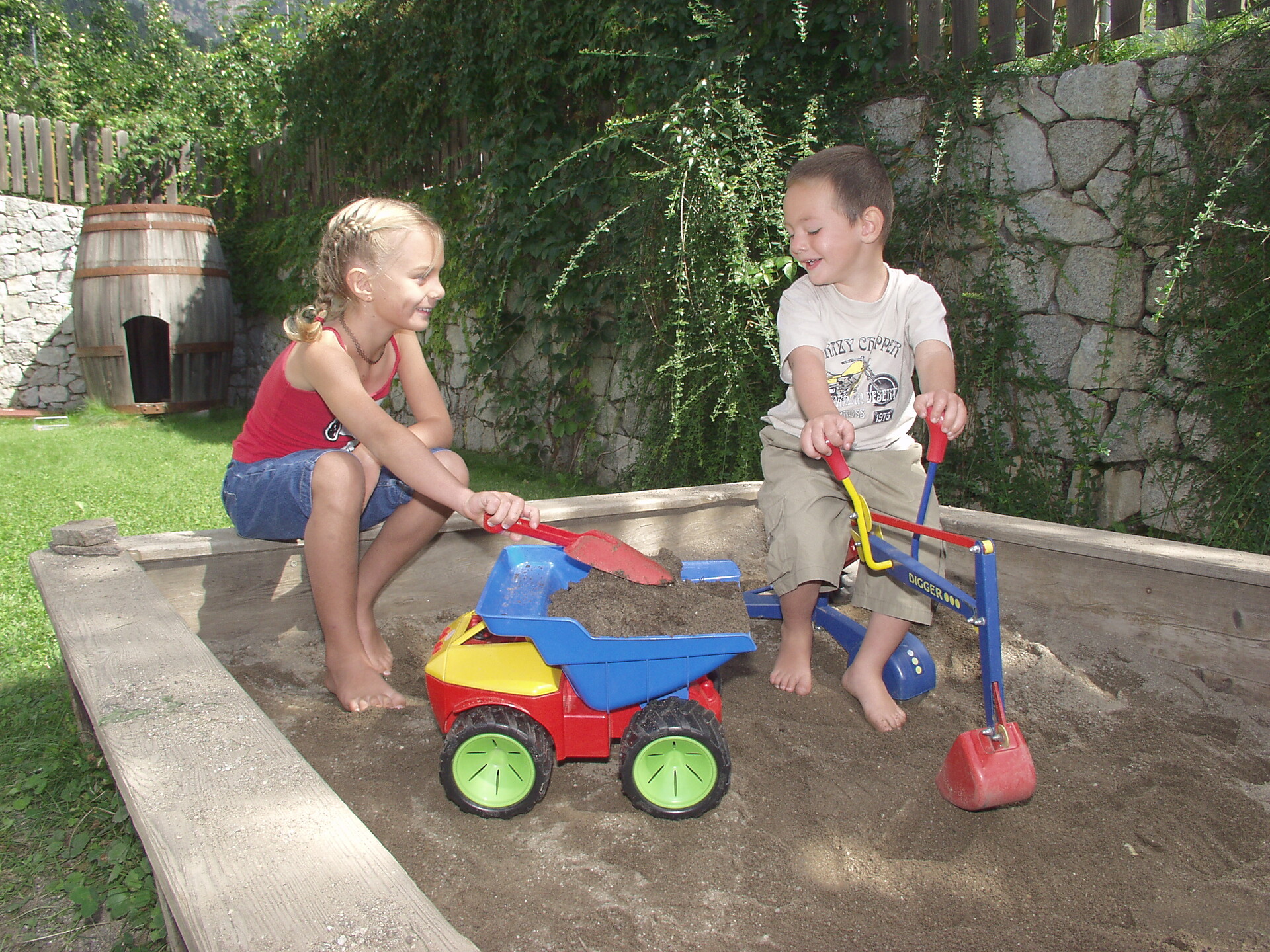 Kinder spielen