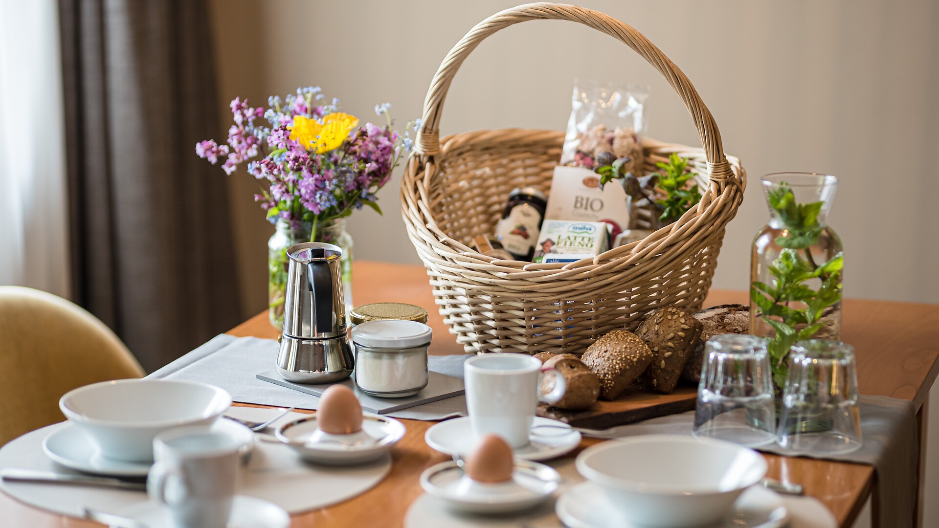 Breakfast basket