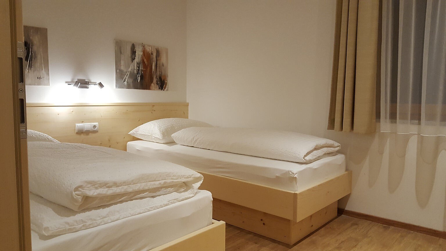 Schlafzimmer nr. 1 im App. 1