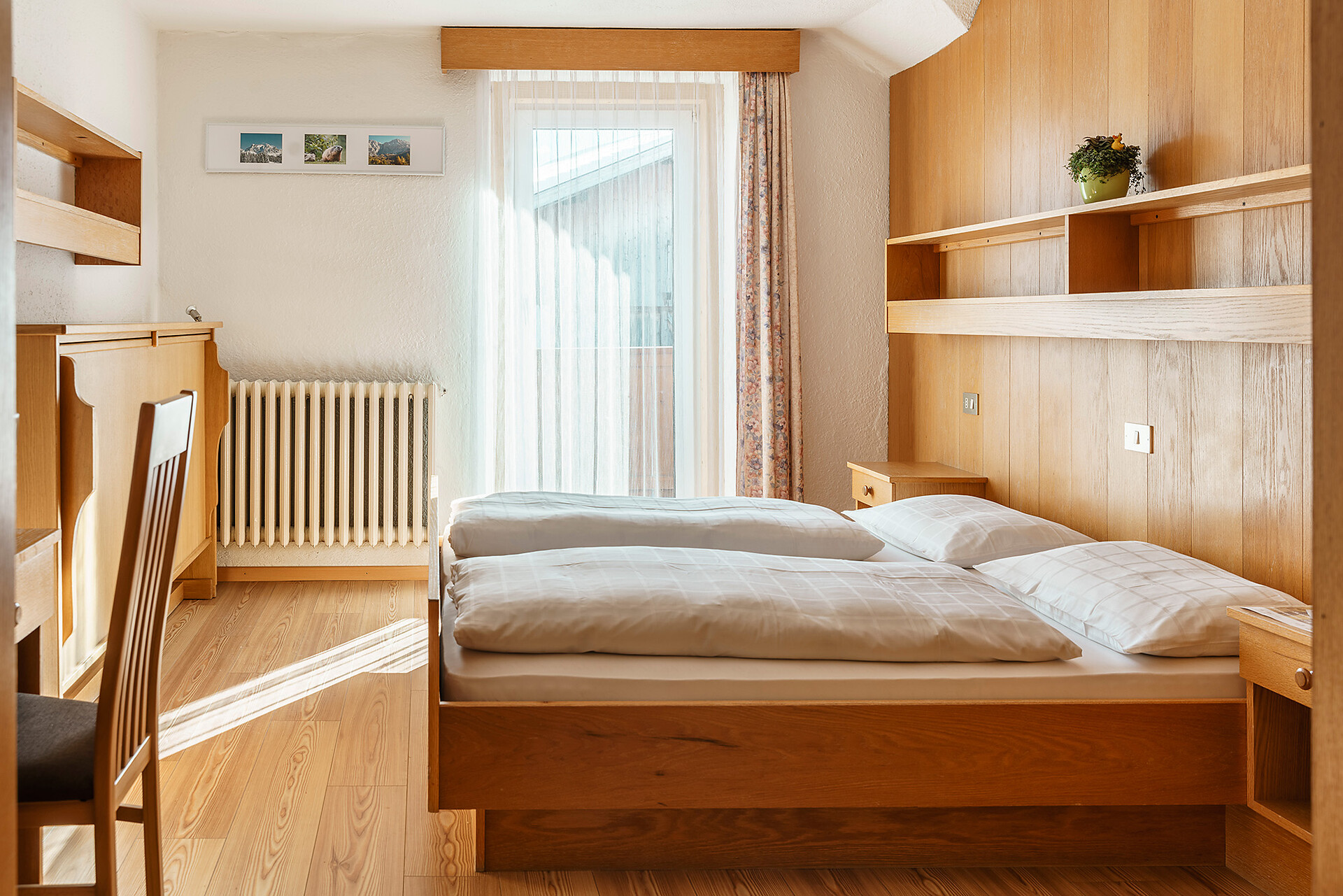 Room Gentian