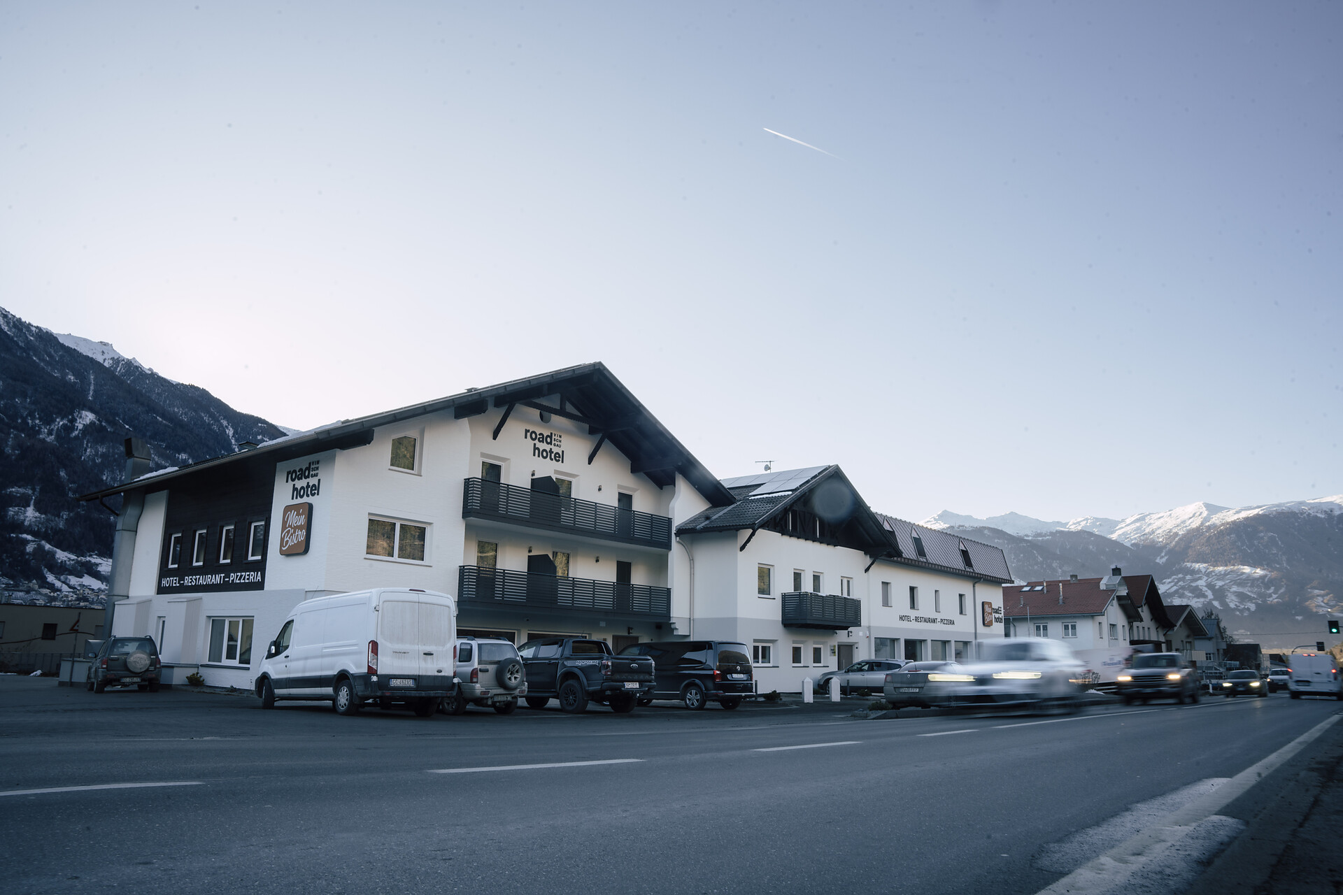 Road Hotel