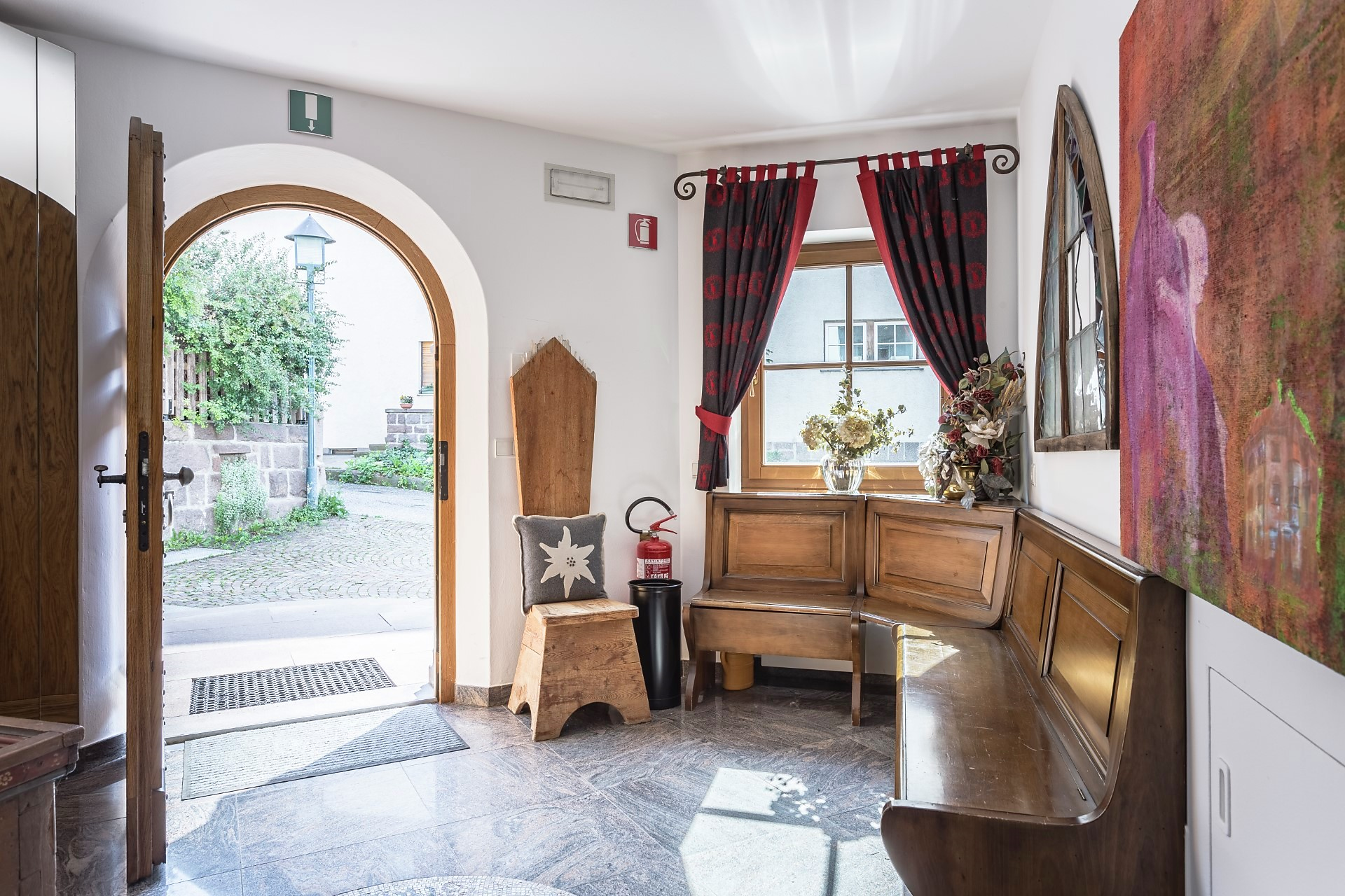 Residence Castel St.Ulrich 19 suedtirol.info
