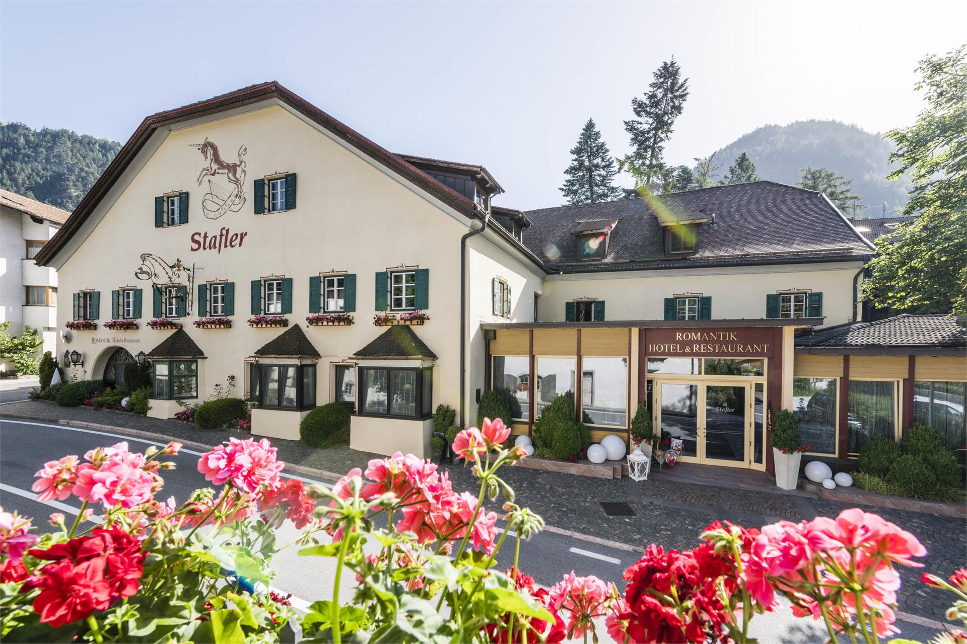 Romantik Hotel & Ristorante Stafler Campo di Trens 2 suedtirol.info